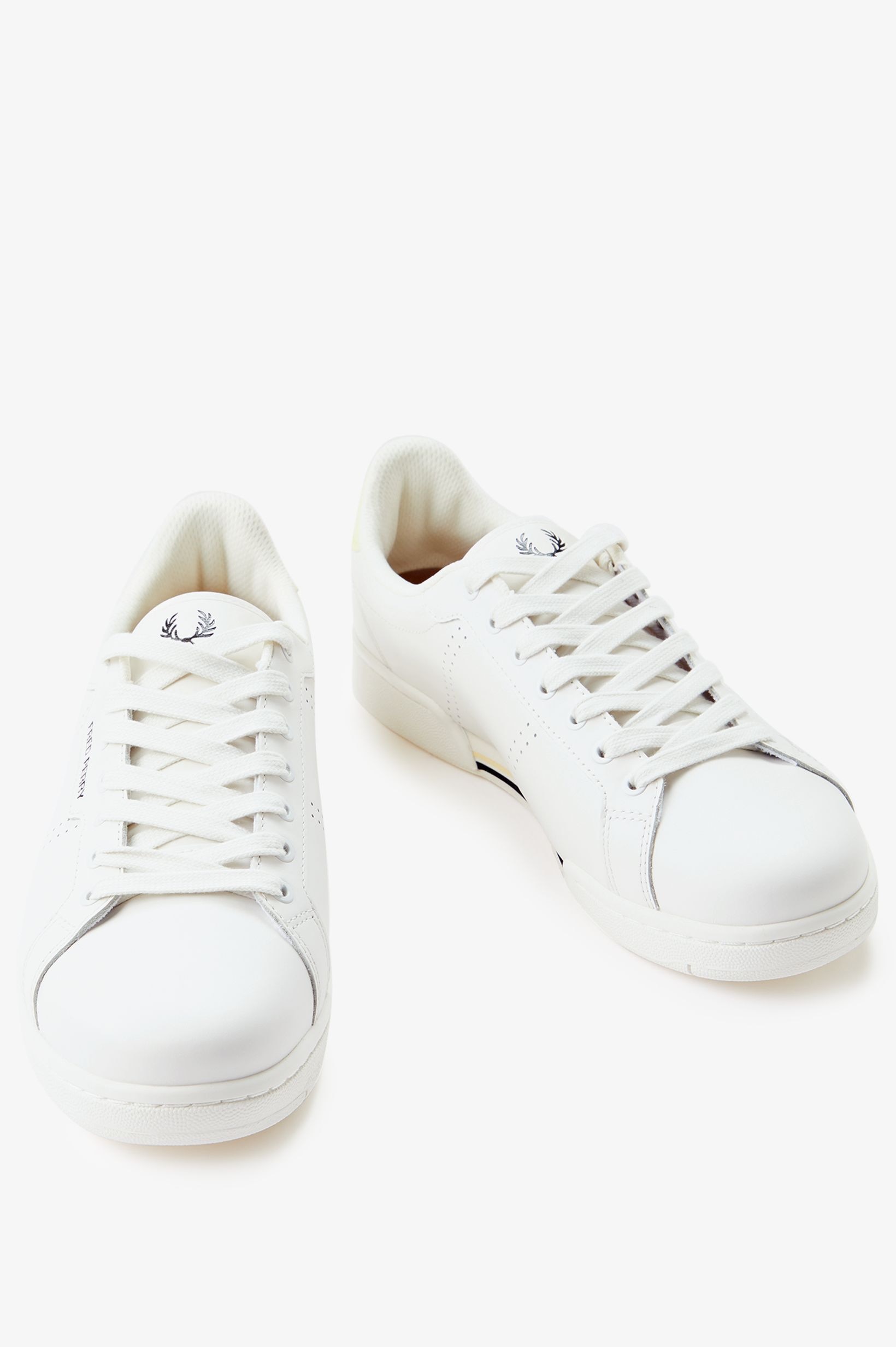Sapatilhas 'B722' em Pele Fred Perry Branco-3