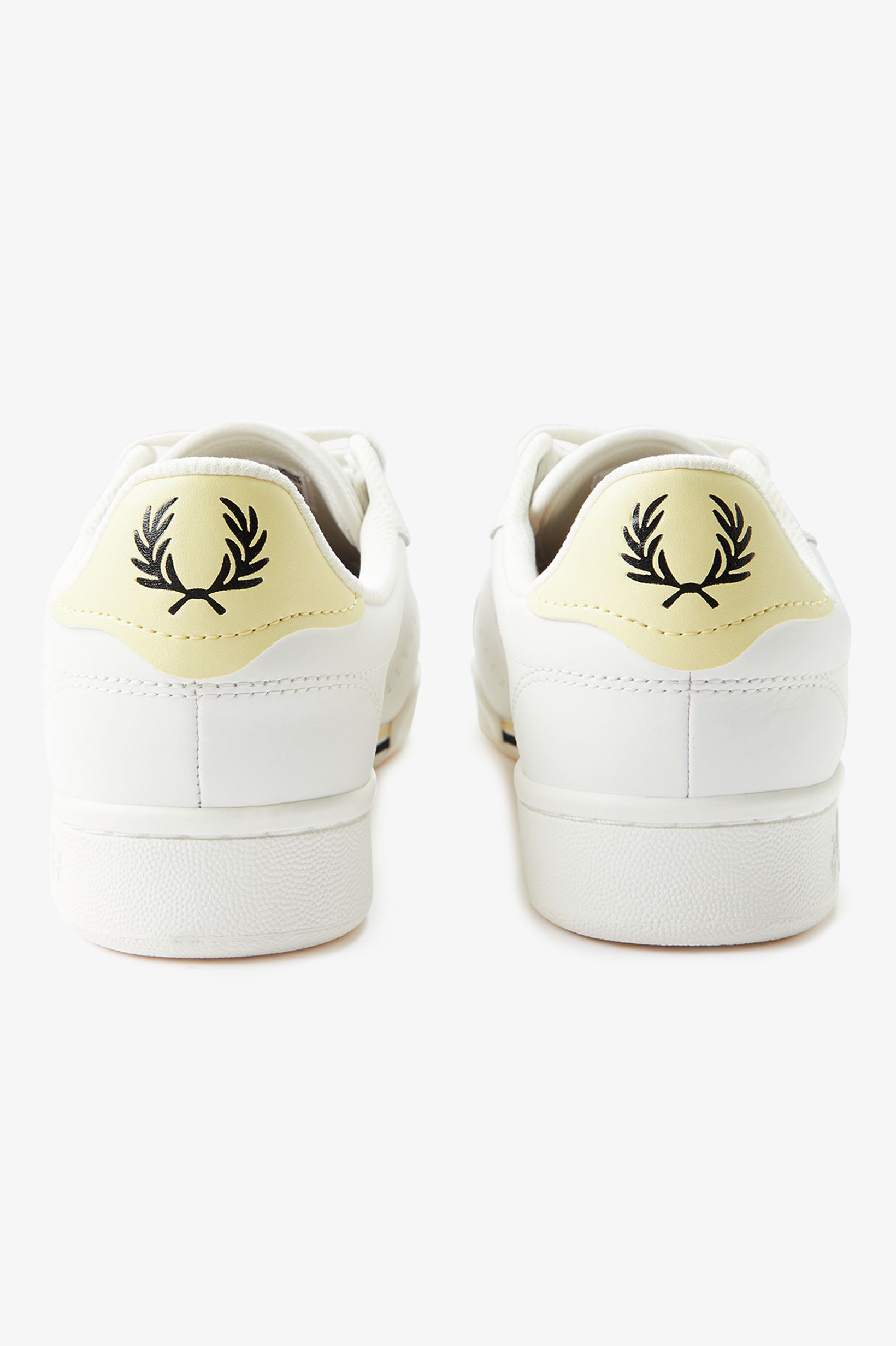 Sapatilhas 'B722' em Pele Fred Perry Branco-5