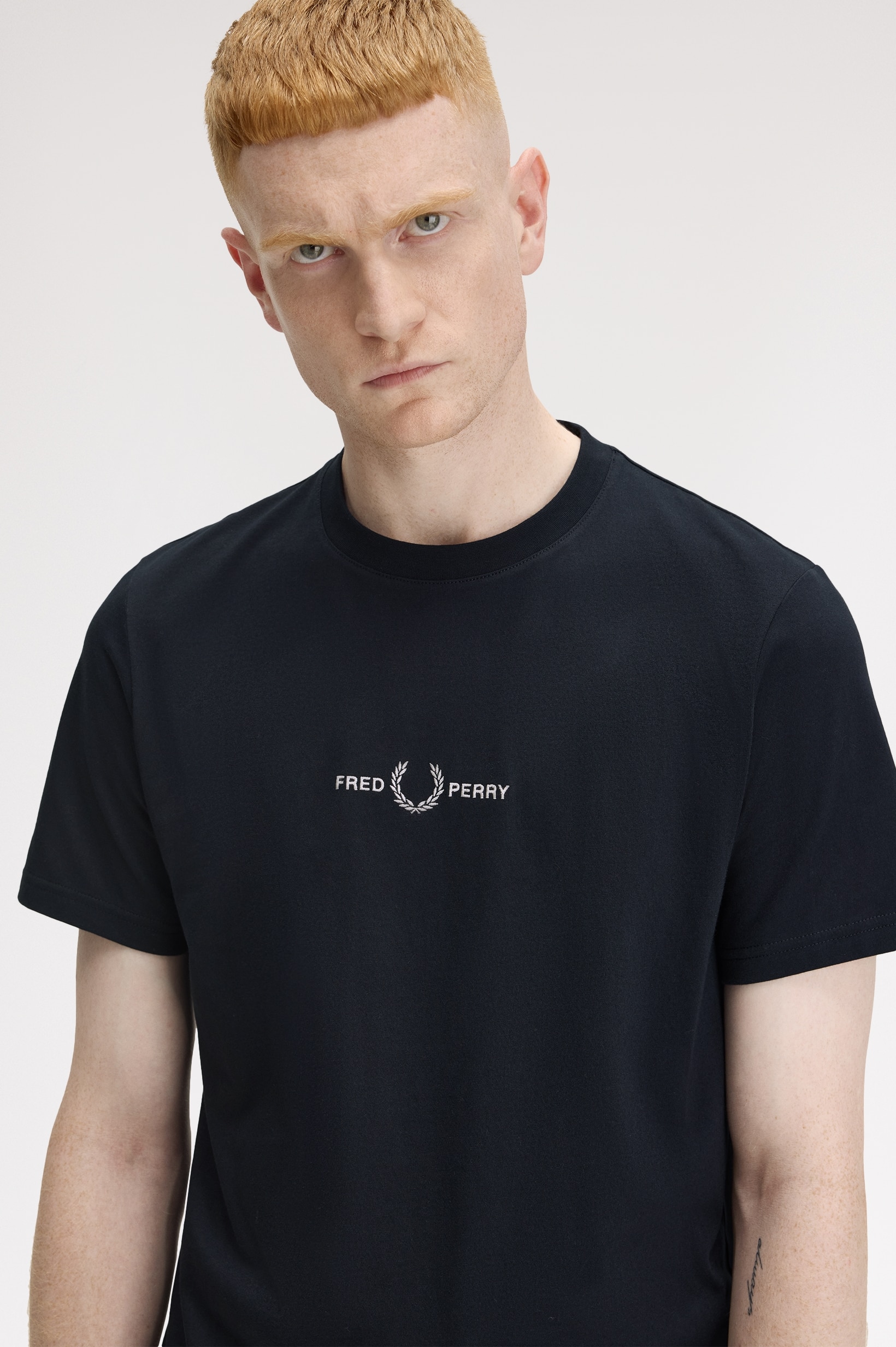 T-Shirt com Bordado Azul-marinho-2