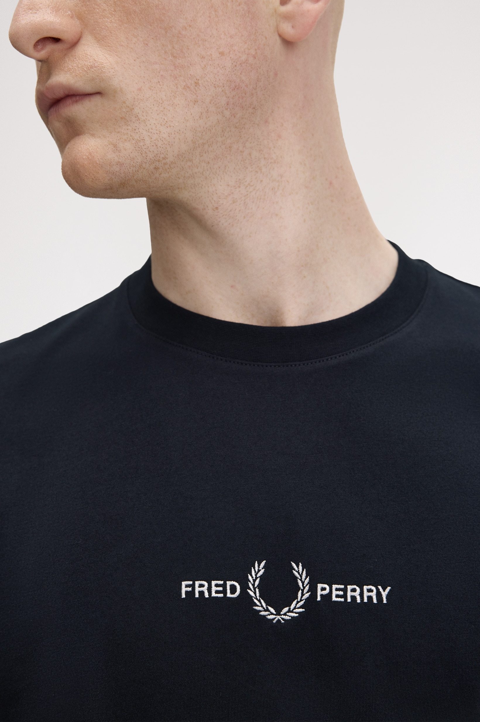 T-Shirt com Bordado Azul-marinho-3