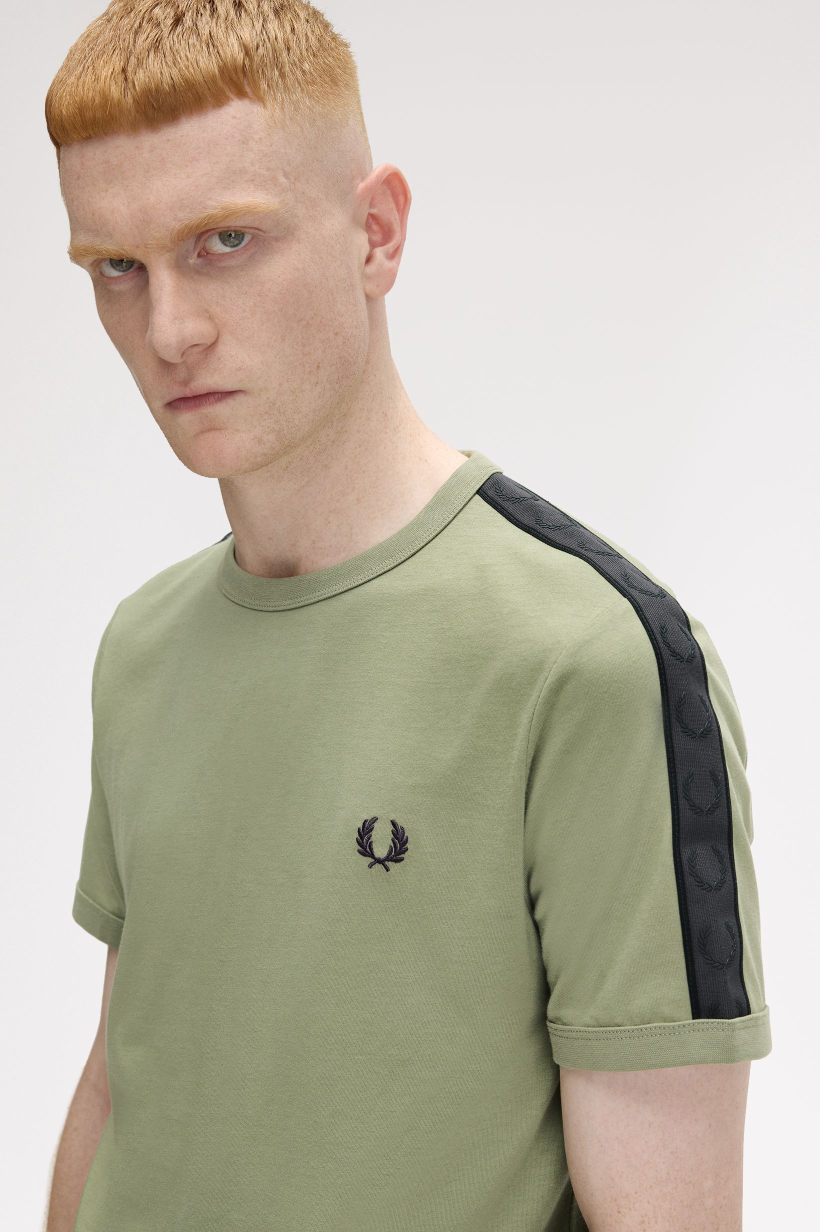 T-Shirt 'Contrast Tape Ringer' Verde-3