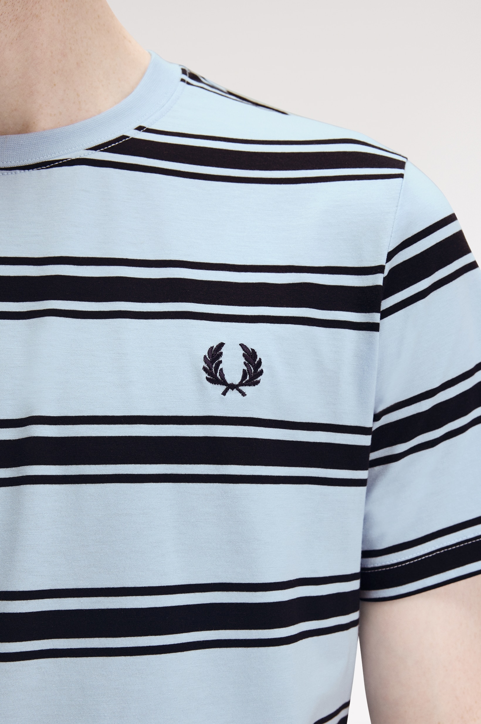 T-Shirt 'Fine Stripe' Azul-claro-3