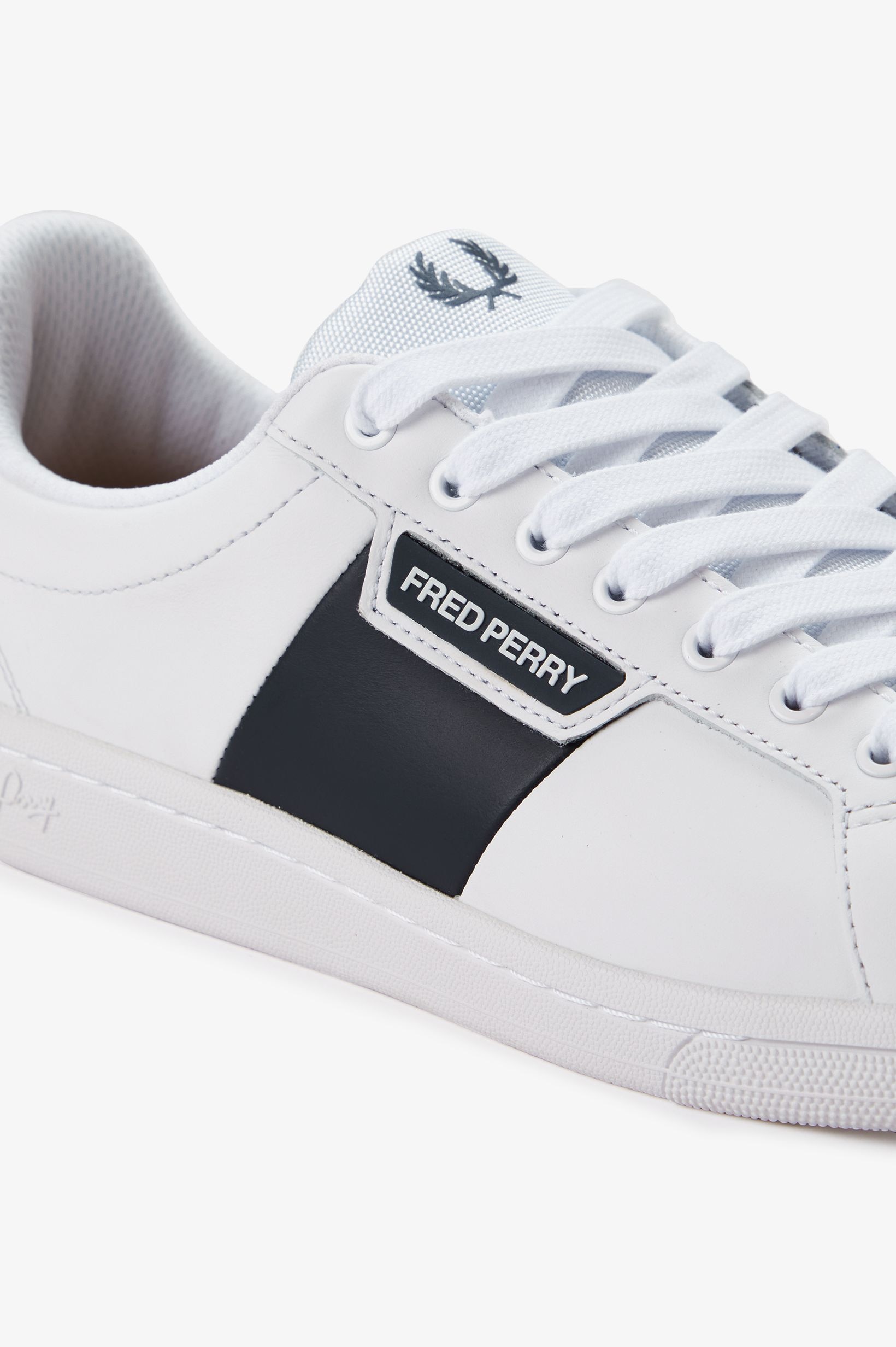 Sapatilhas 'B721' em Pele Fred Perry Branco-6