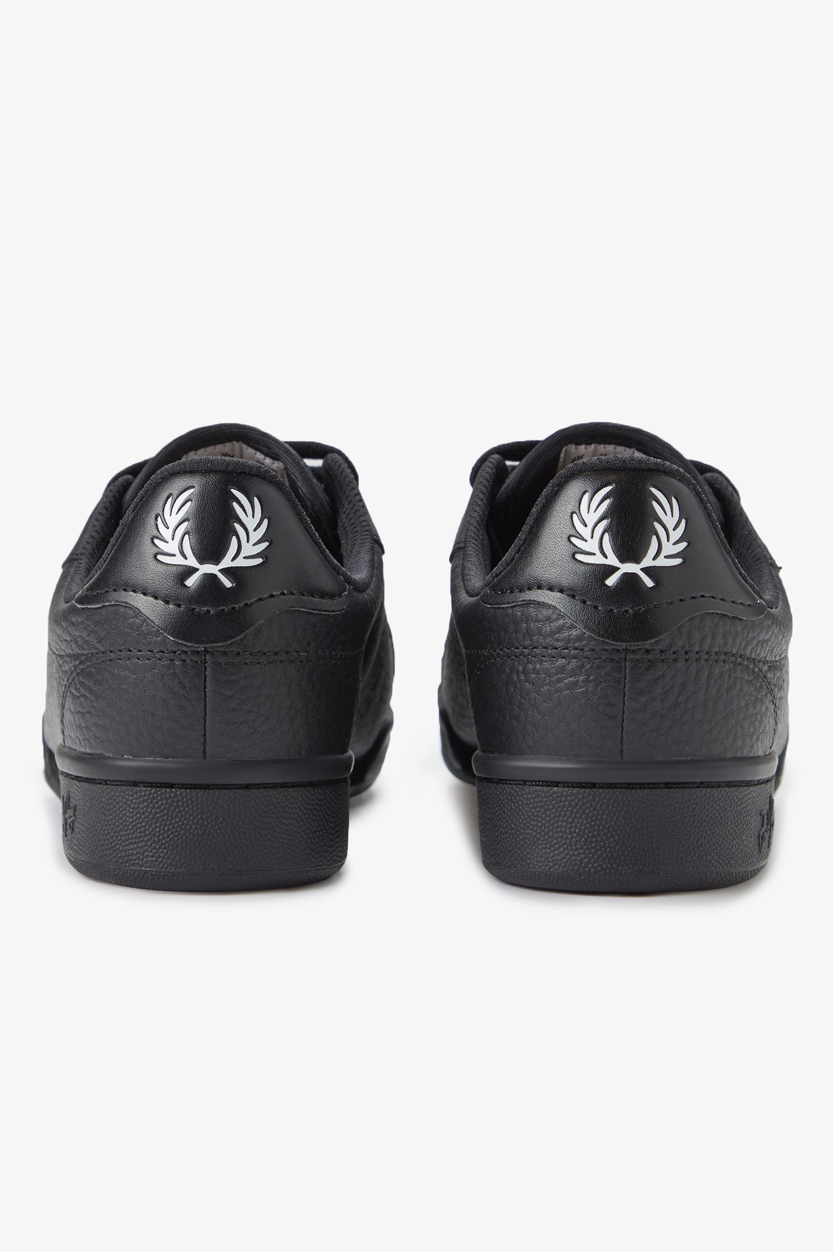 Sapatilhas 'B722' em Pele Fred Perry Preto-5