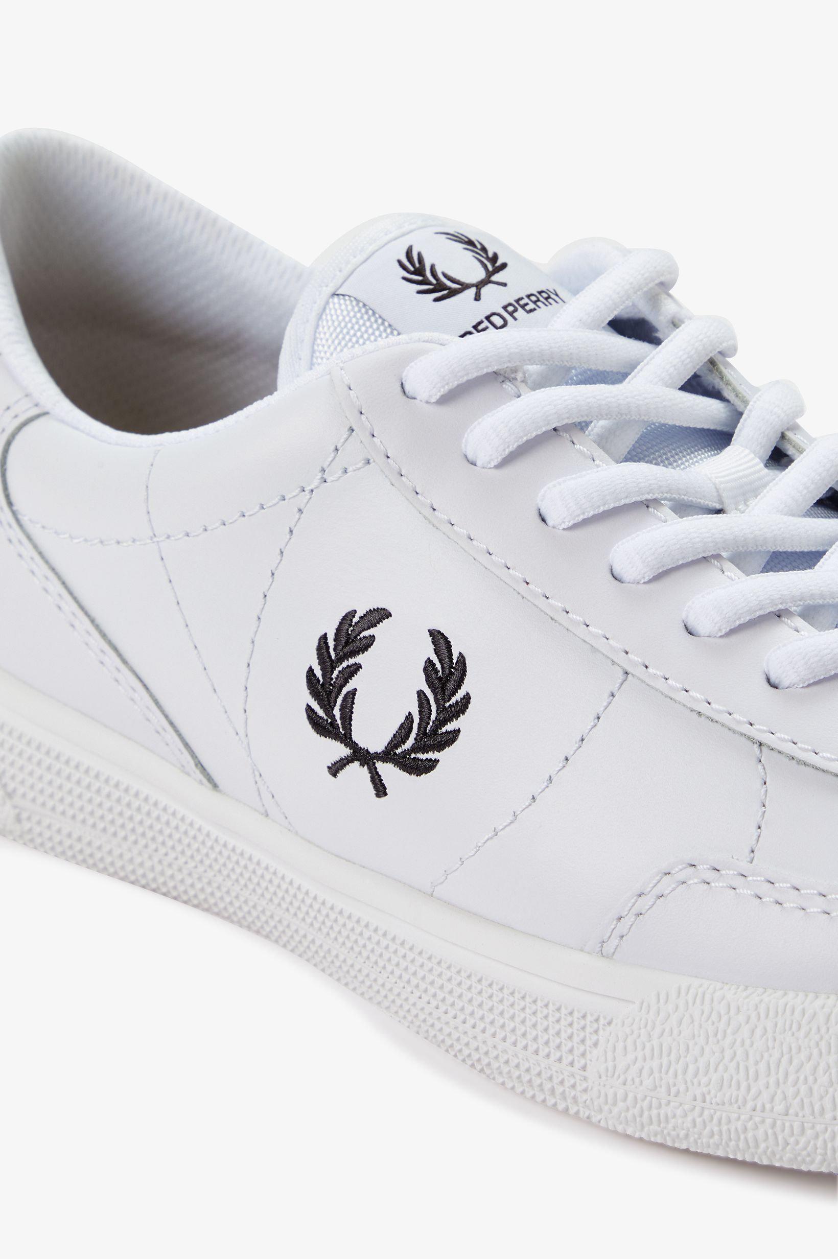 Sapatilhas 'B11' em Pele Fred Perry Branco-6