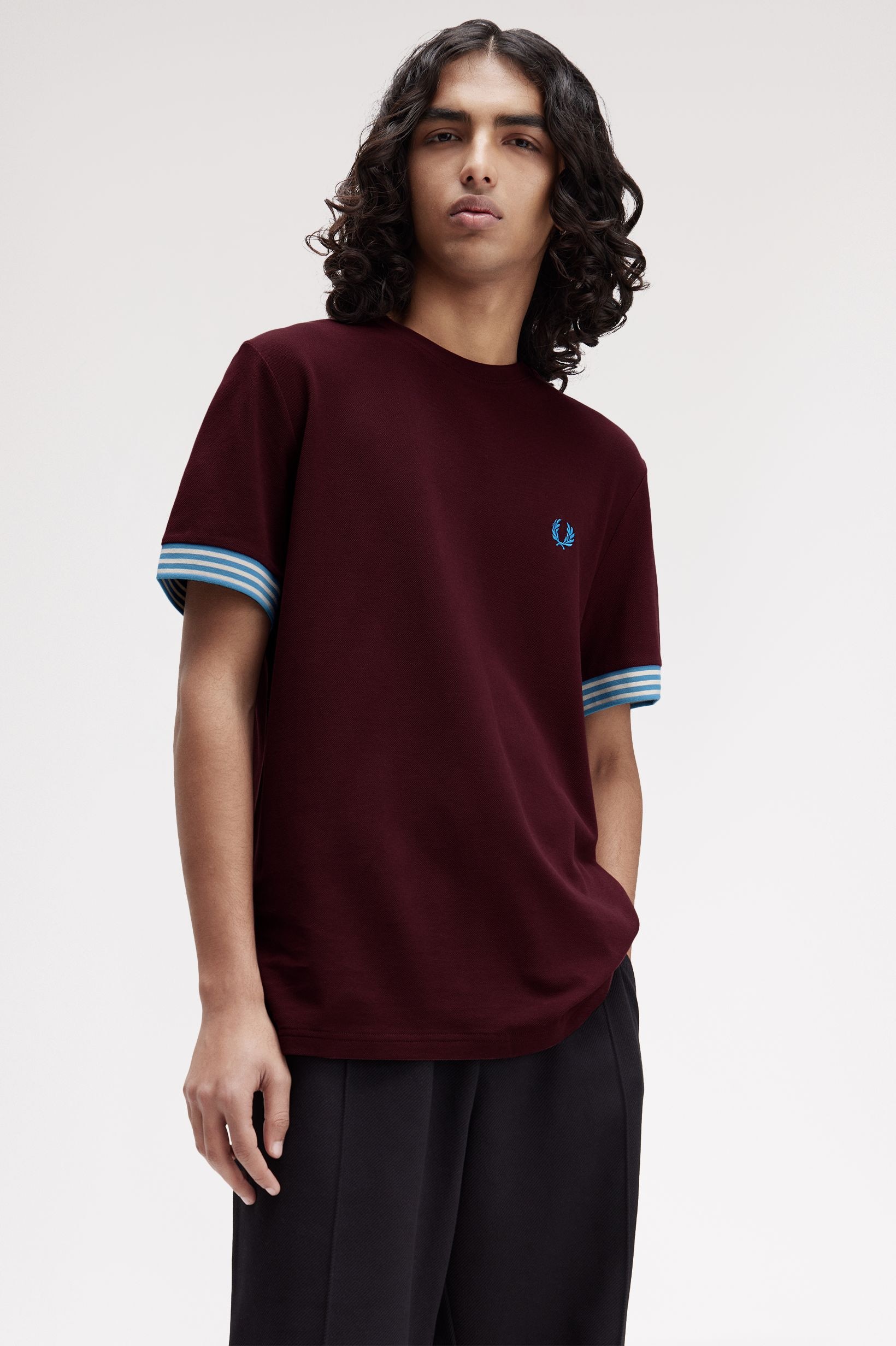 T-Shirt Manga Curta em Bordeaux 'Striped Cuff' Bordeaux-1