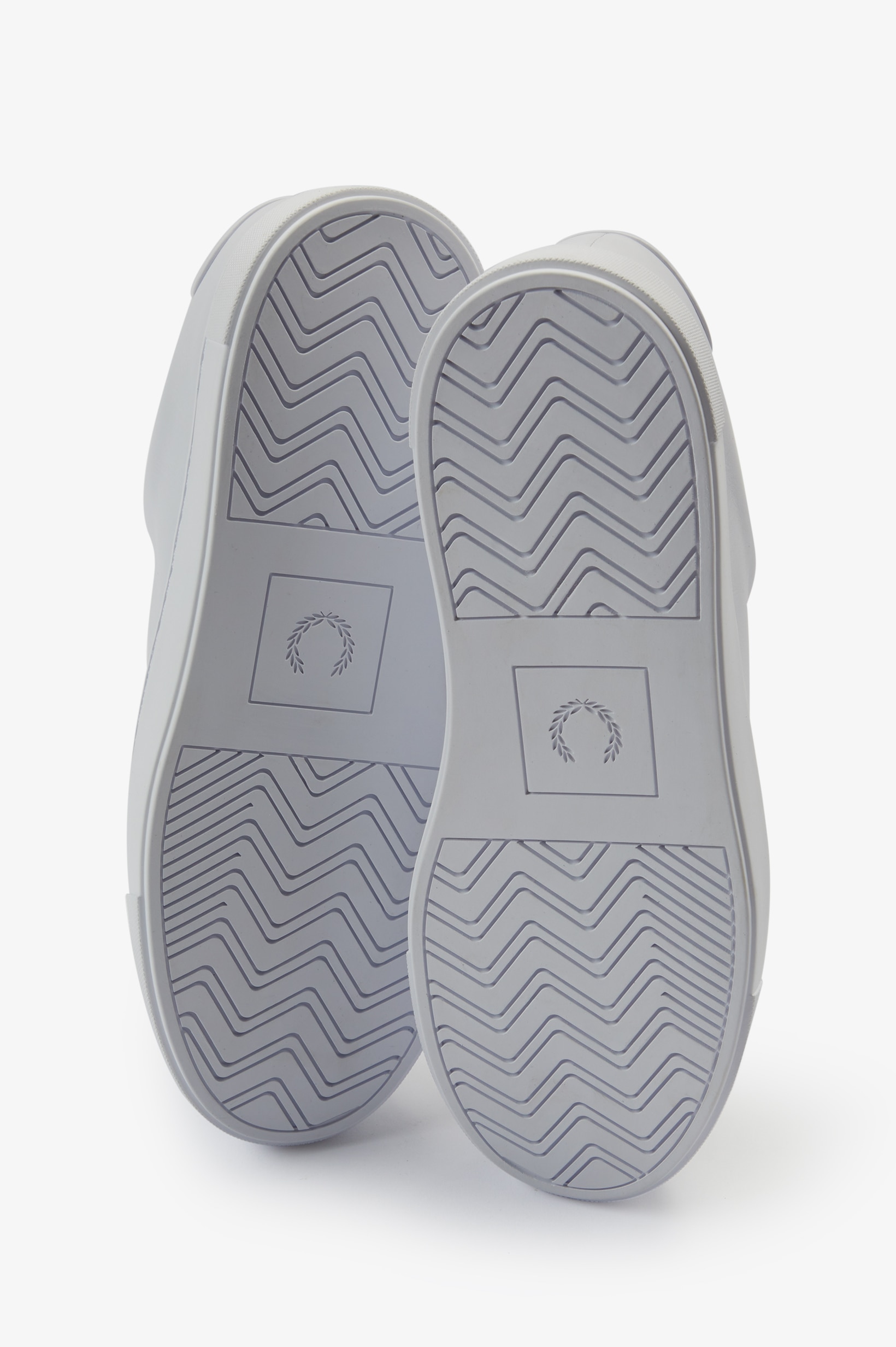 Sapatilhas Unissexo 'B71' em Pele Fred Perry Branco-4
