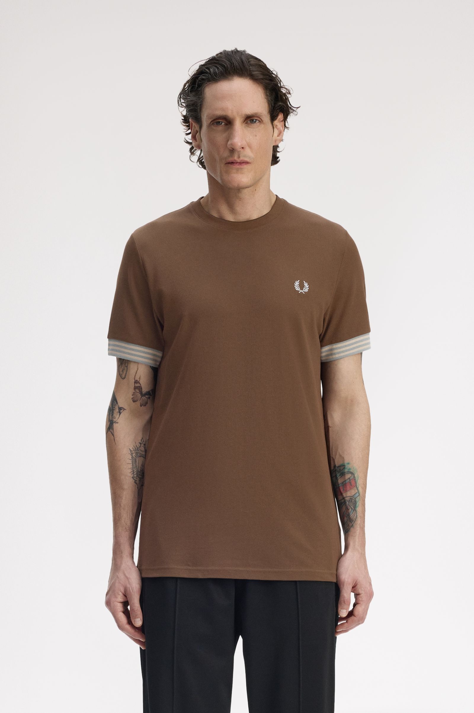 Imagem 0 de T-Shirt Manga Curta em Castanho 'Striped Cuff'