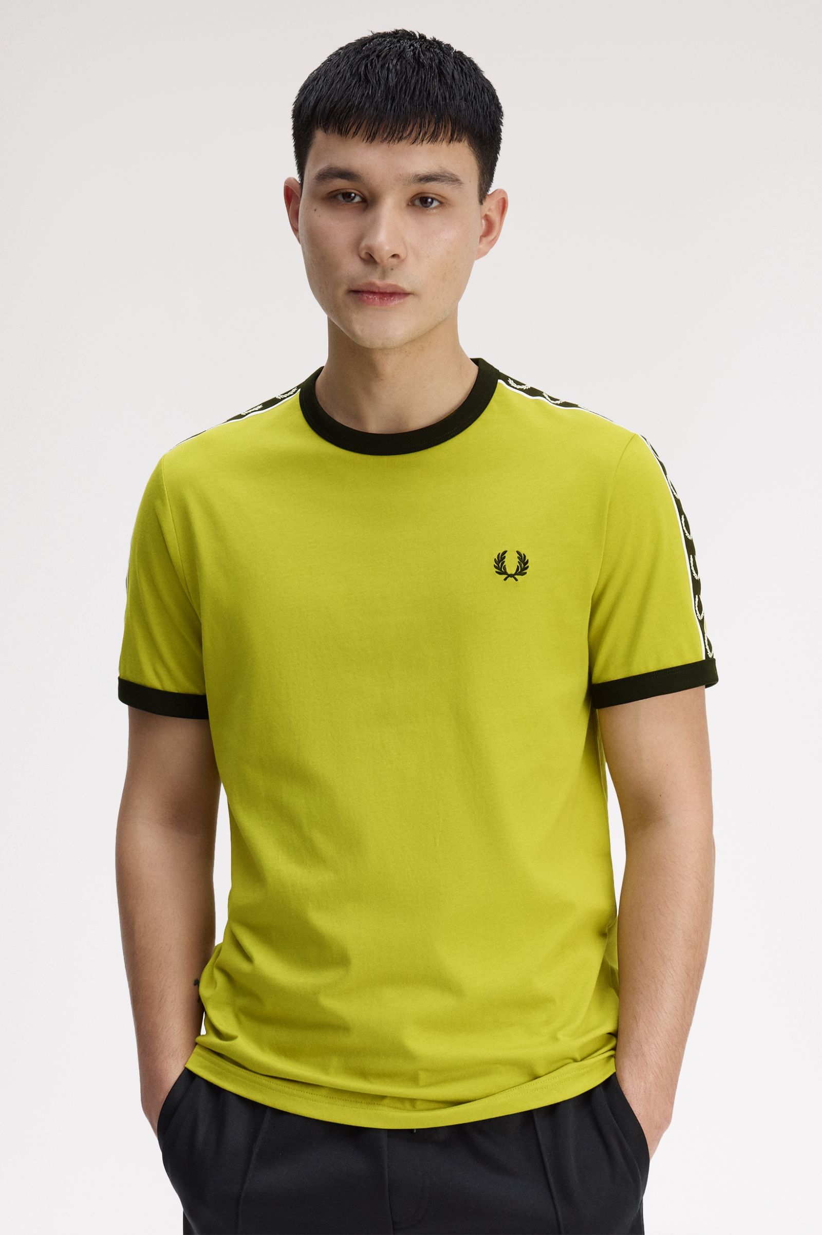 T-Shirt com Logo na Manga Curta 'Contrast Tape Ringer' Amarelo-1