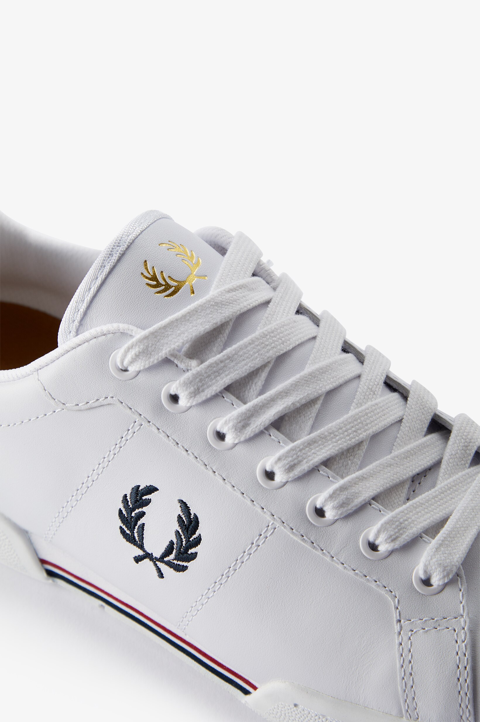Sapatilhas 'B722' em Pele Fred Perry Branco-6