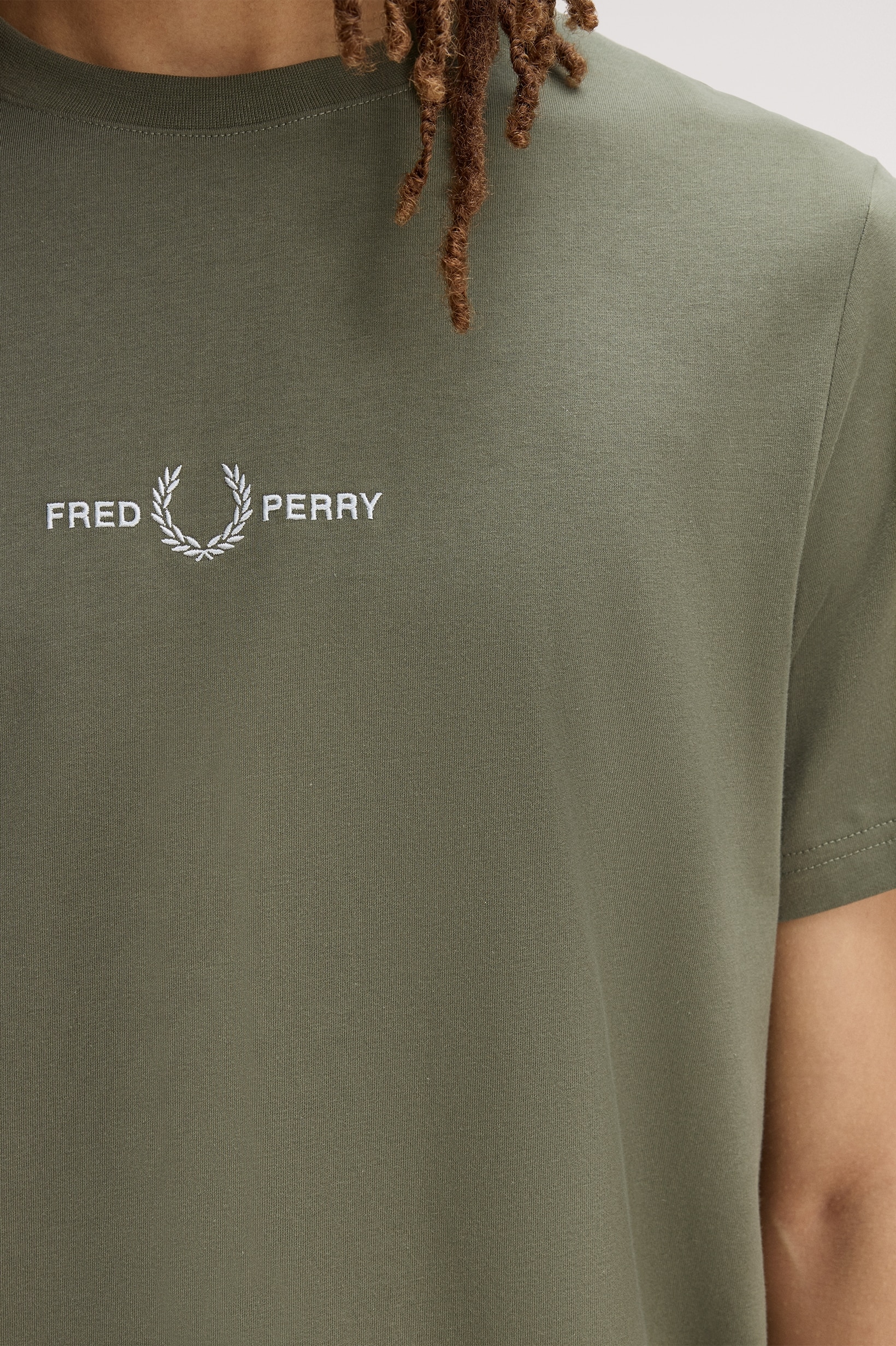 T-Shirt com Bordado Verde-3