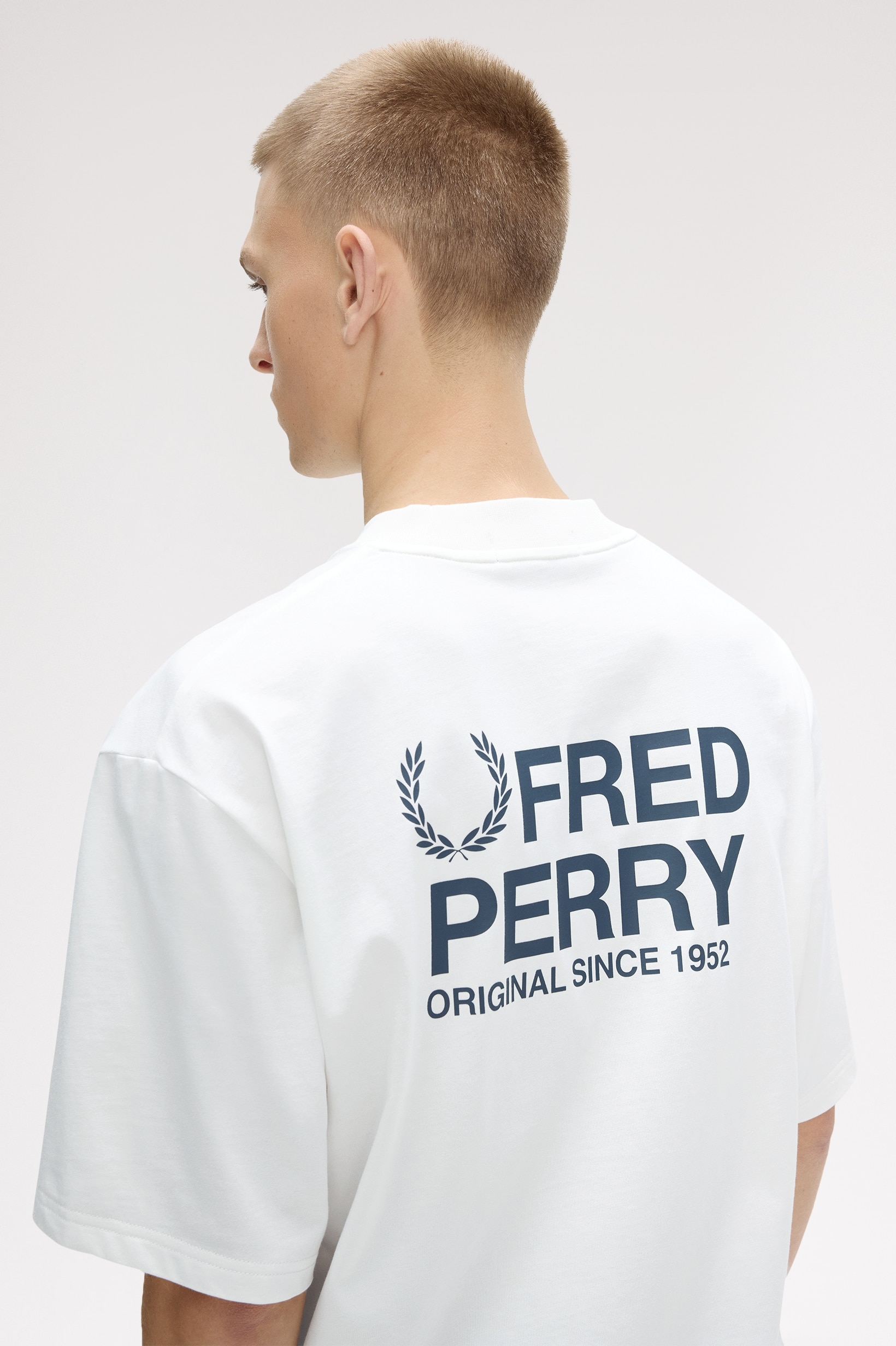 T-Shirt Fred Perry com Estampado. Branco-2