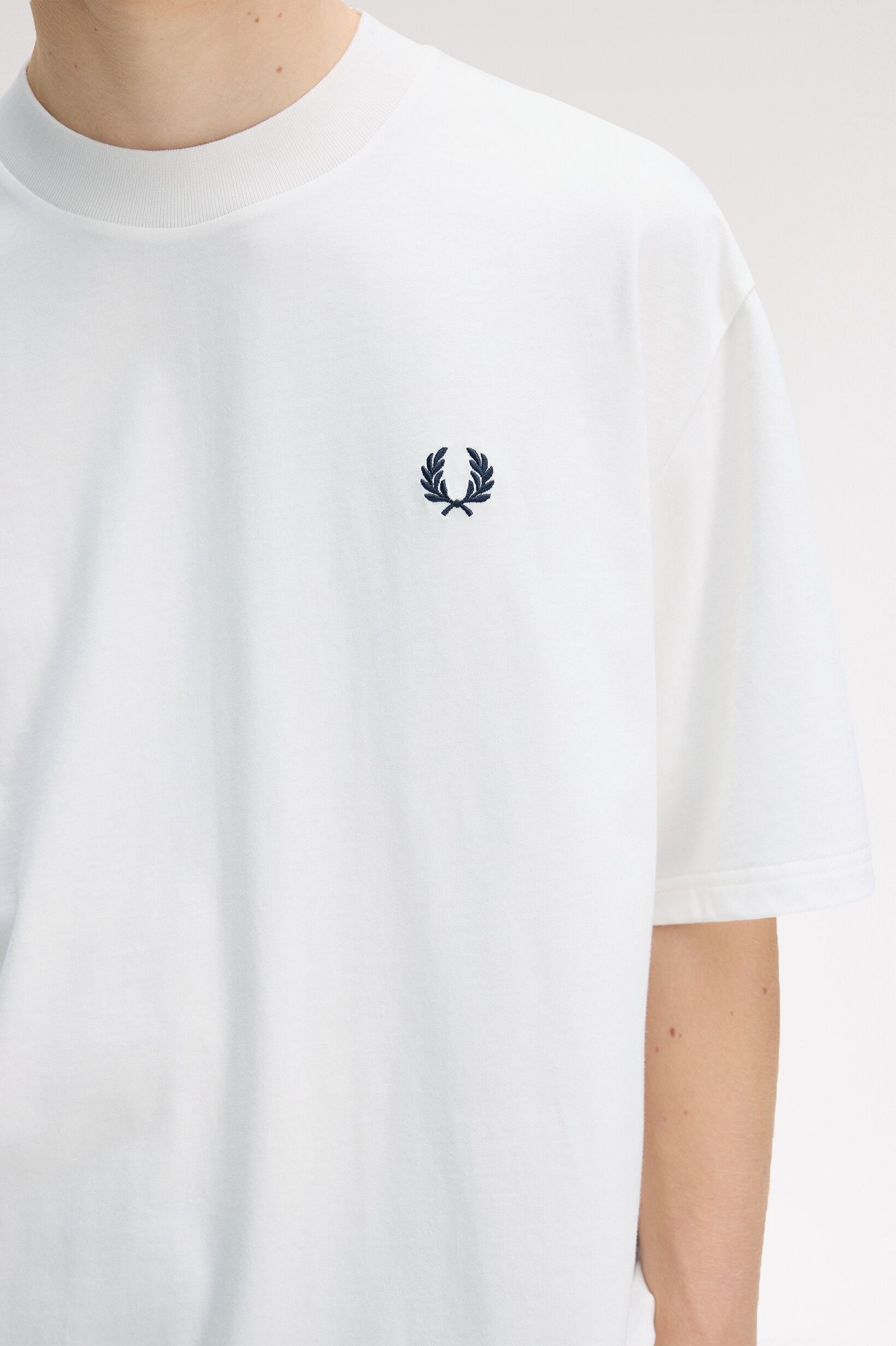 T-Shirt Fred Perry com Estampado. Branco-3