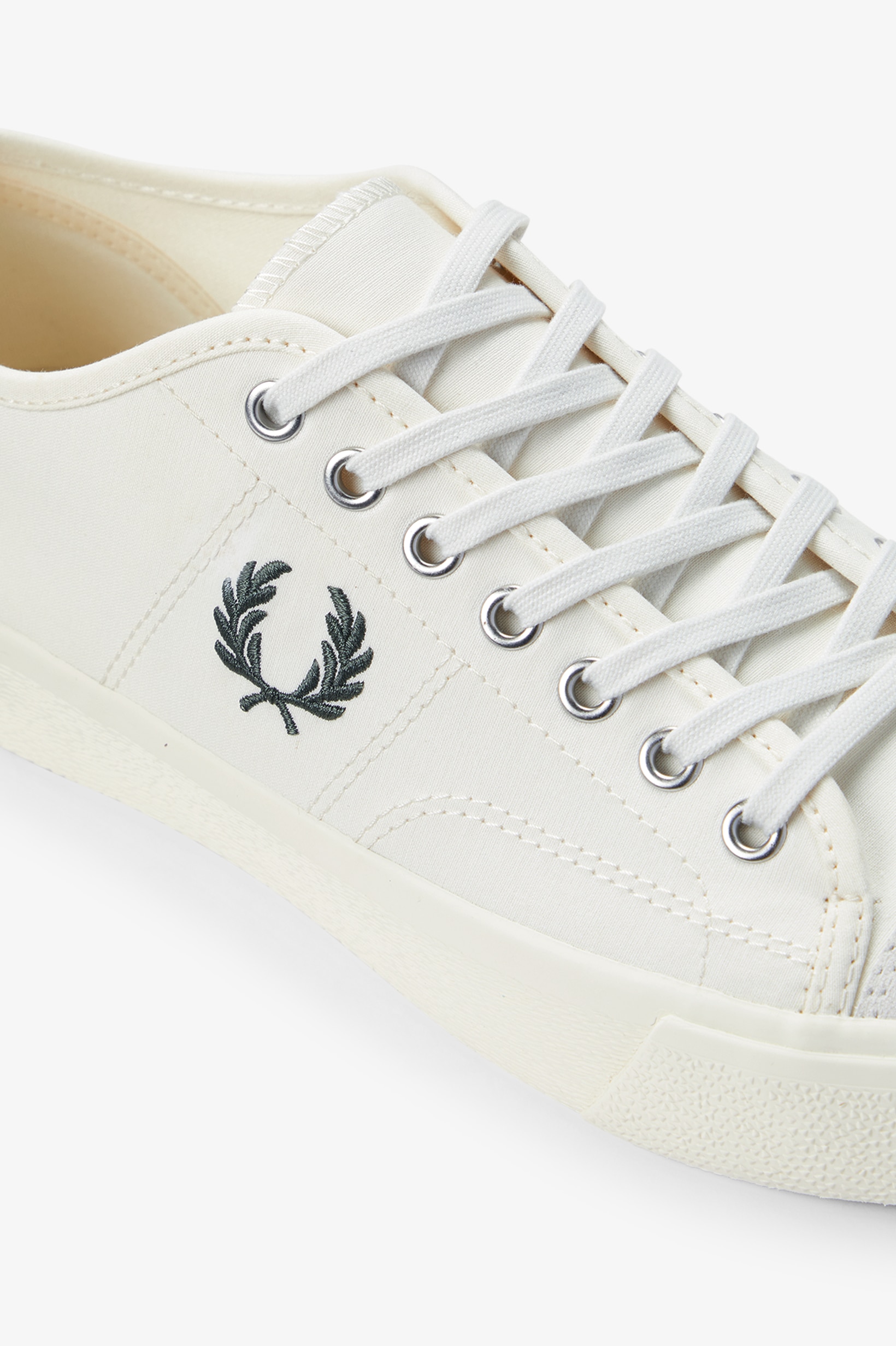 Sapatilhas Fred Perry 'Hughes Canvas Plimsoll' Cru-6