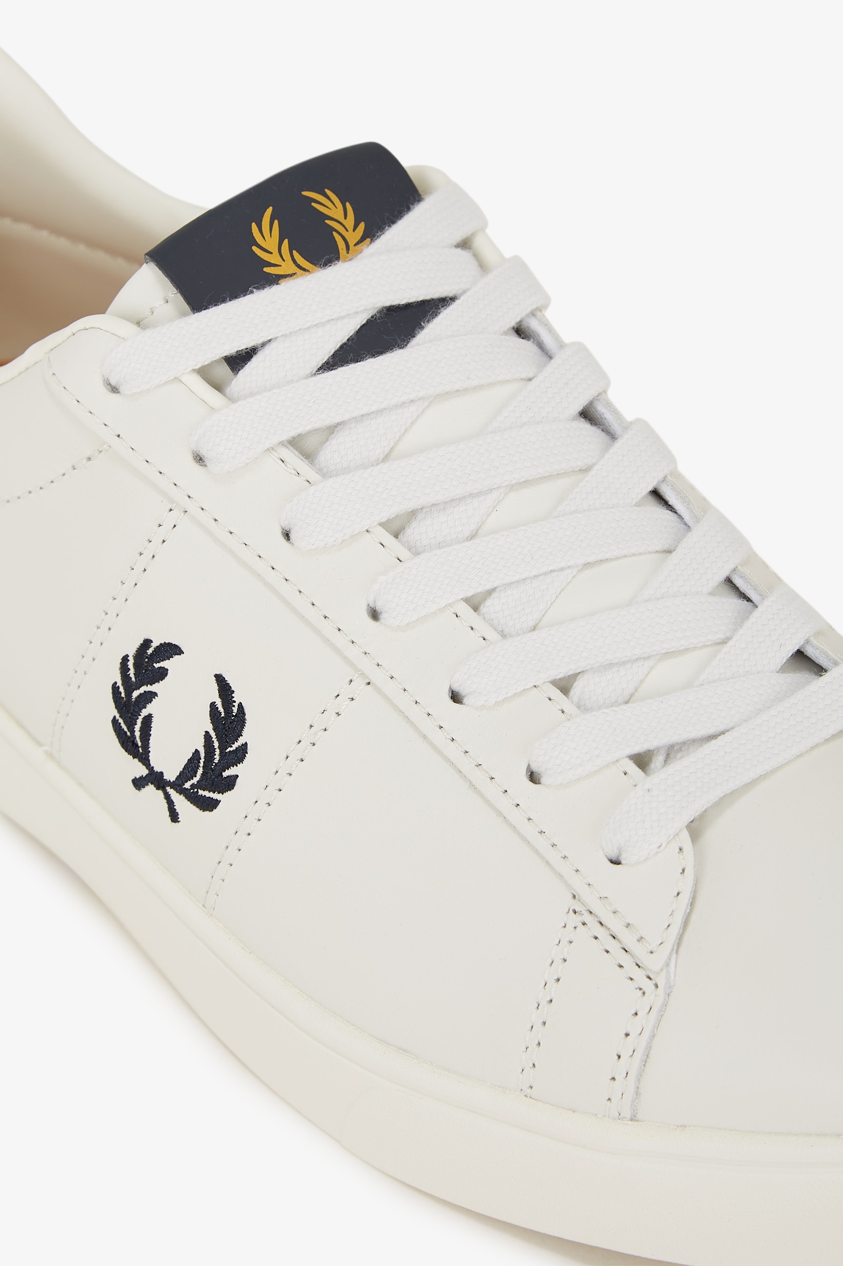 Sapatilhas Unissexo 'Spencer' em Pele Fred Perry Pérola-6
