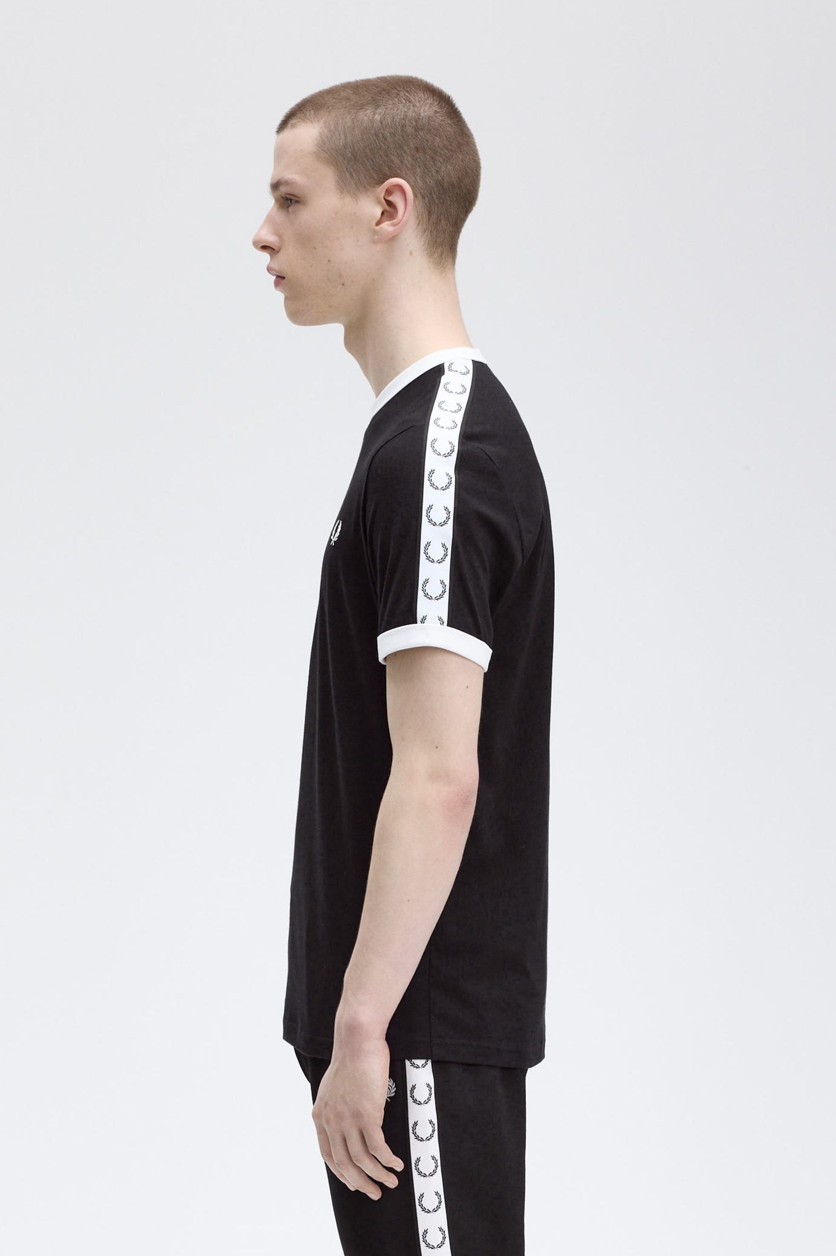 T-Shirt Manga Curta, em Preto 'Taped Ringer' Preto-2