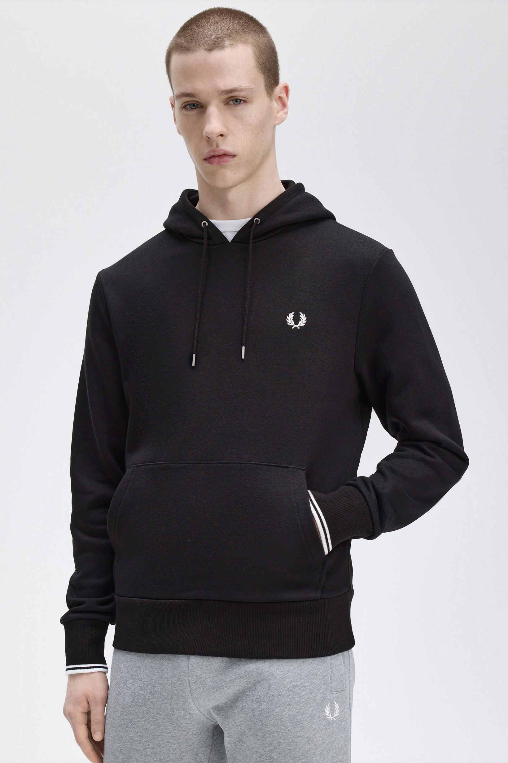Imagem 0 de Sweatshirt com Capuz em Preto