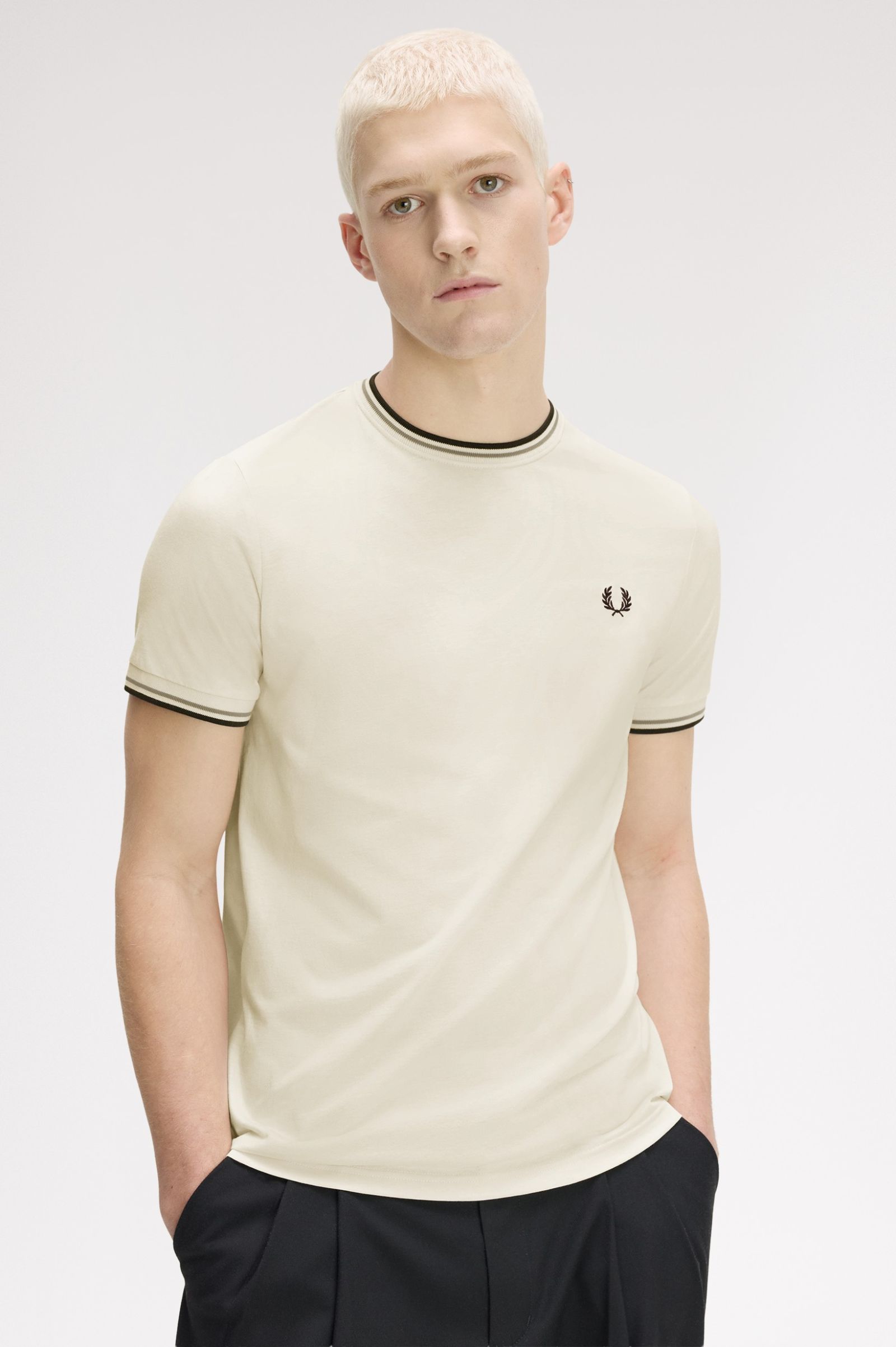 T-Shirt 'Twin Tipped' em Cru Cru-2