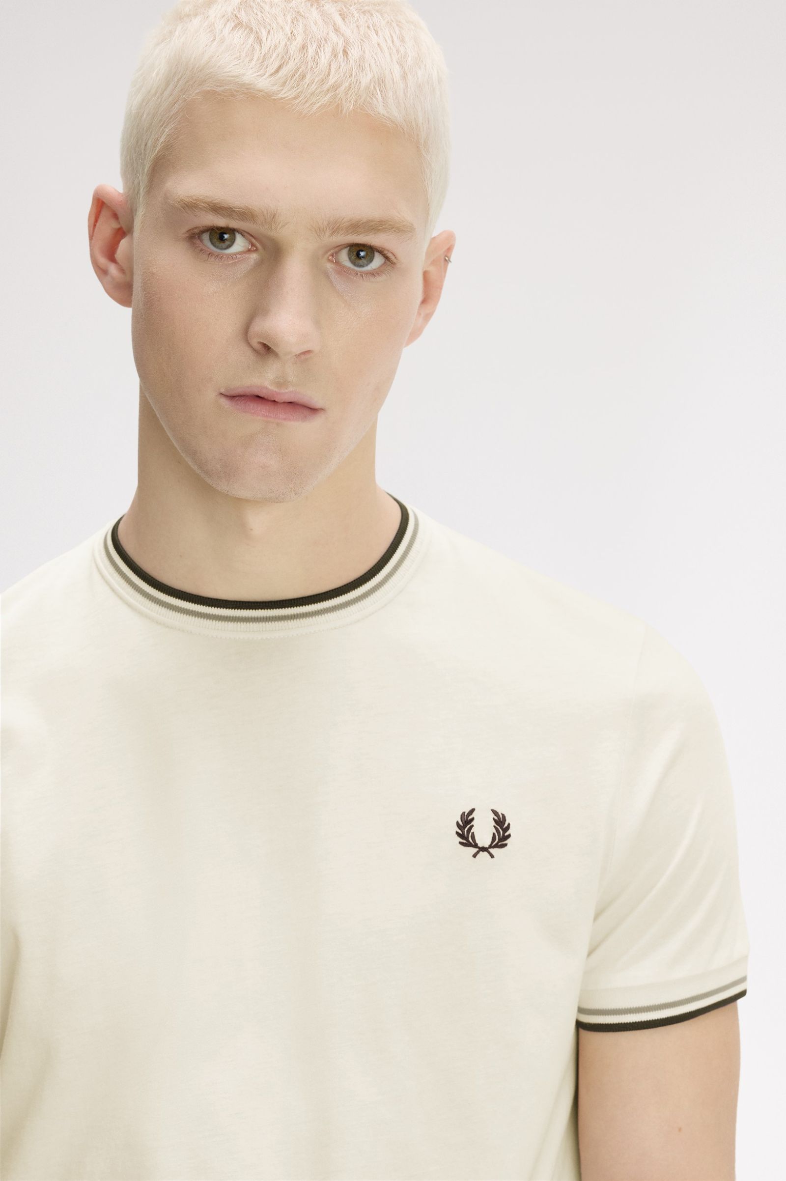 T-Shirt 'Twin Tipped' em Cru Cru-3