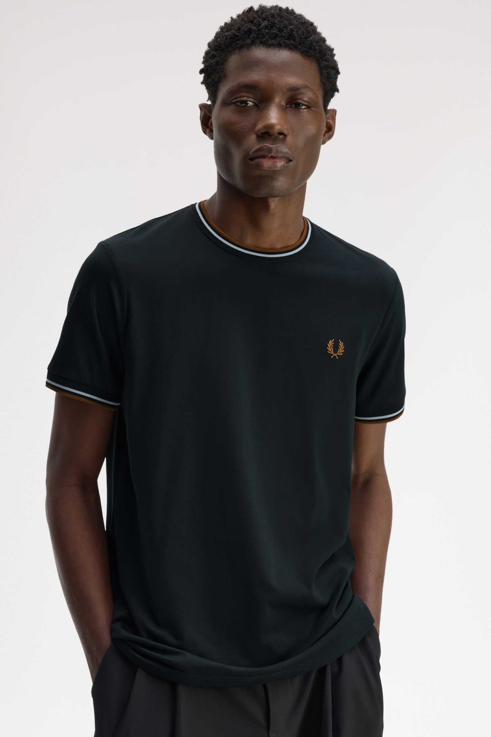 T-Shirt 'Twin Tipped' em Verde Verde-escuro-2