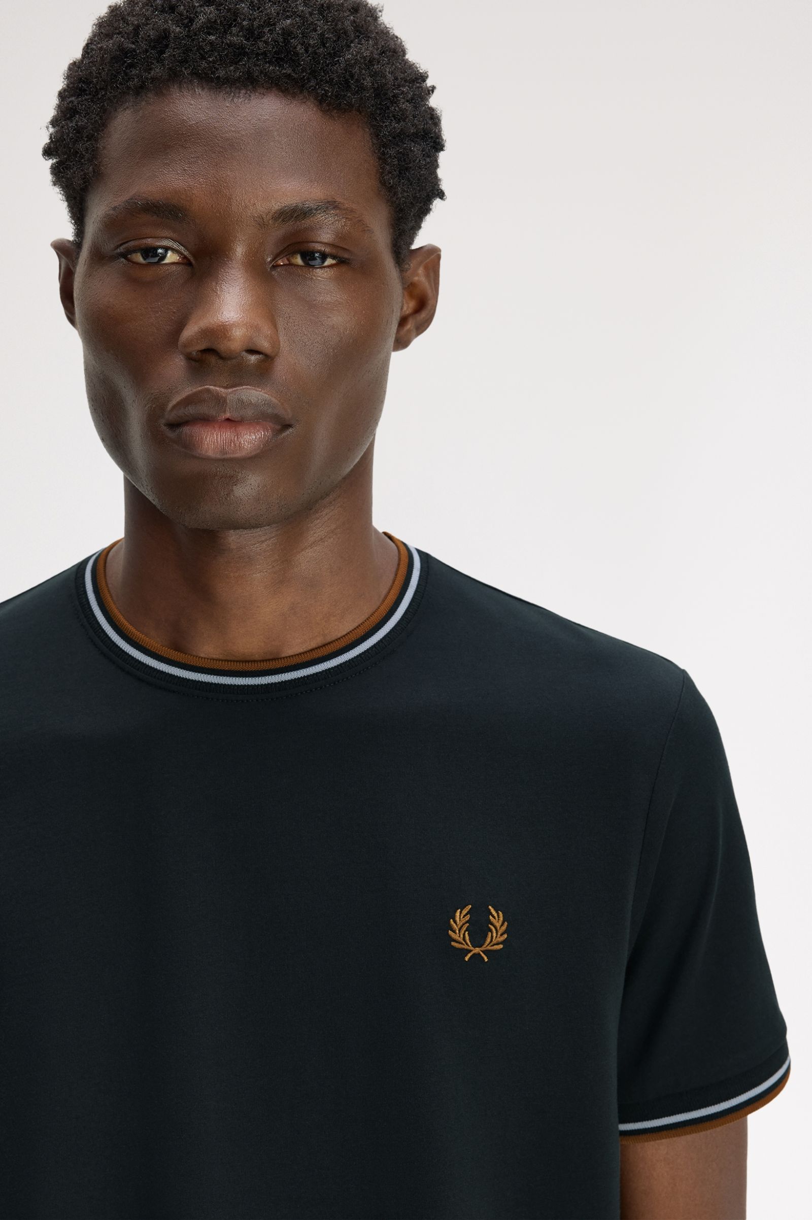T-Shirt 'Twin Tipped' em Verde Verde-escuro-3
