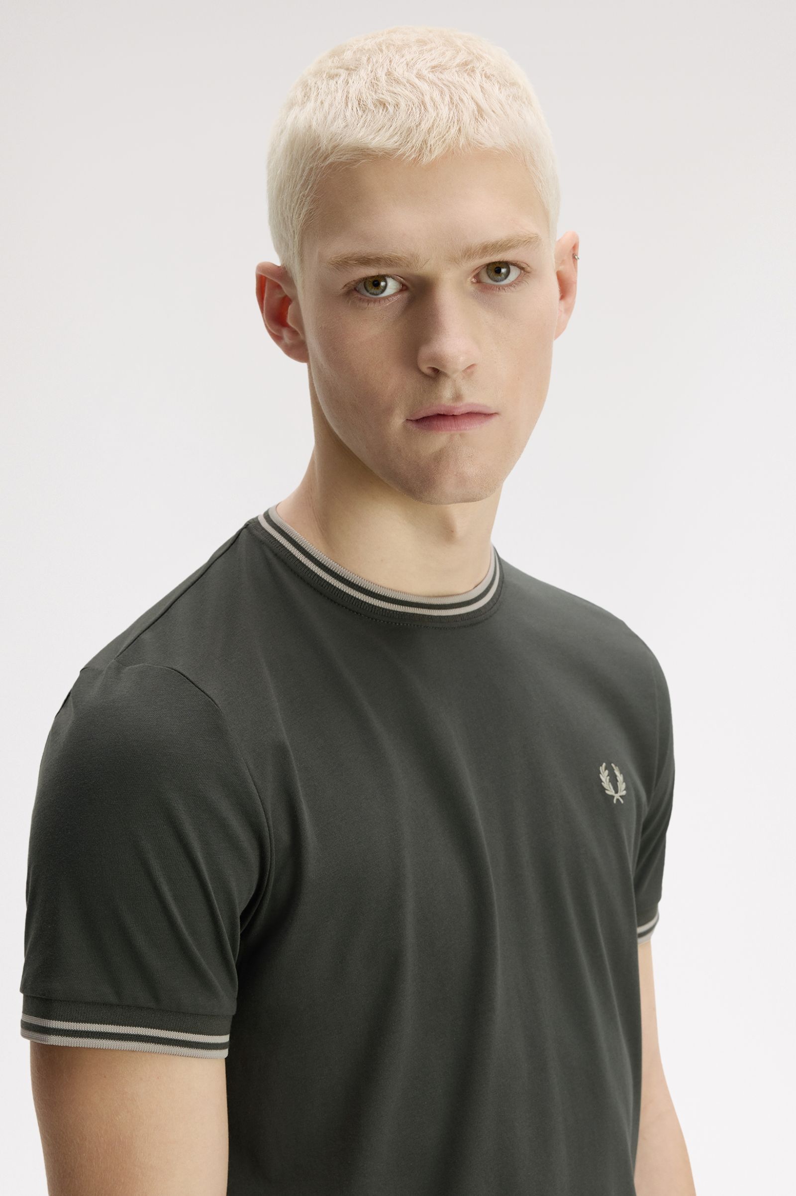 T-Shirt 'Twin Tipped' em Verde Verde-escuro-3