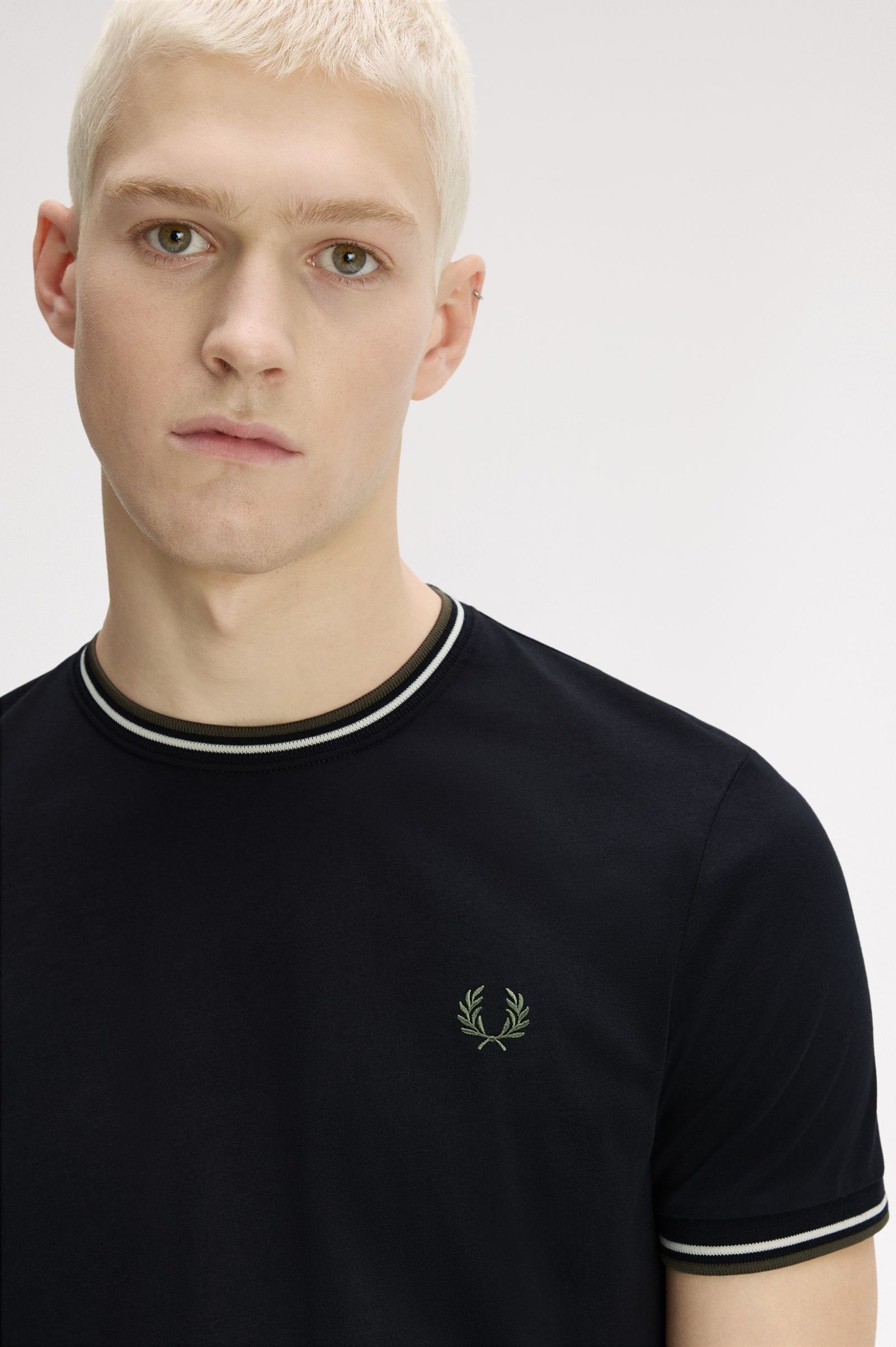 T-Shirt 'Twin Tipped' em Preto Preto-3