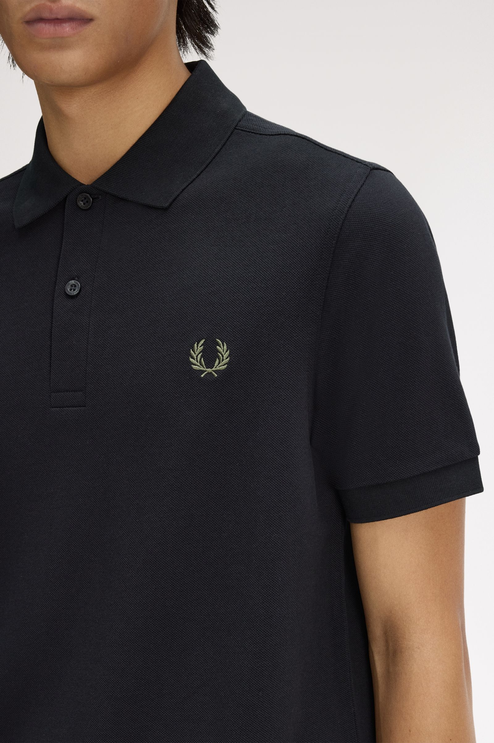 Polo Fred Perry 'M6000' em Preto Preto-3