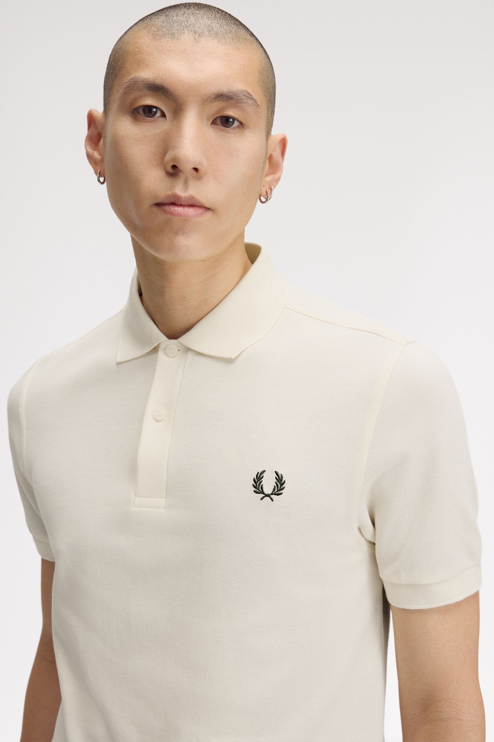 Polo Fred Perry 'M6000' em Cru Cru-3
