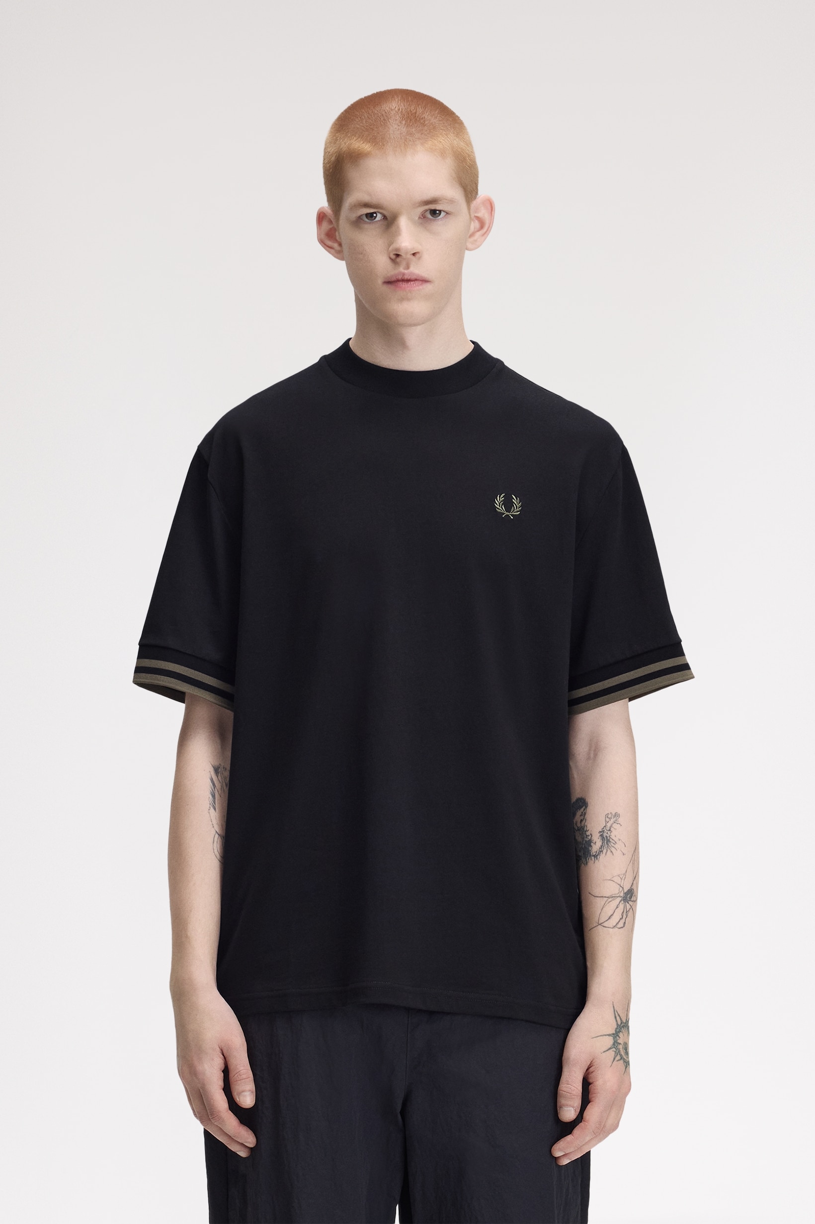 Imagem 0 de T-shirt 'Bold Tipped' em Preto