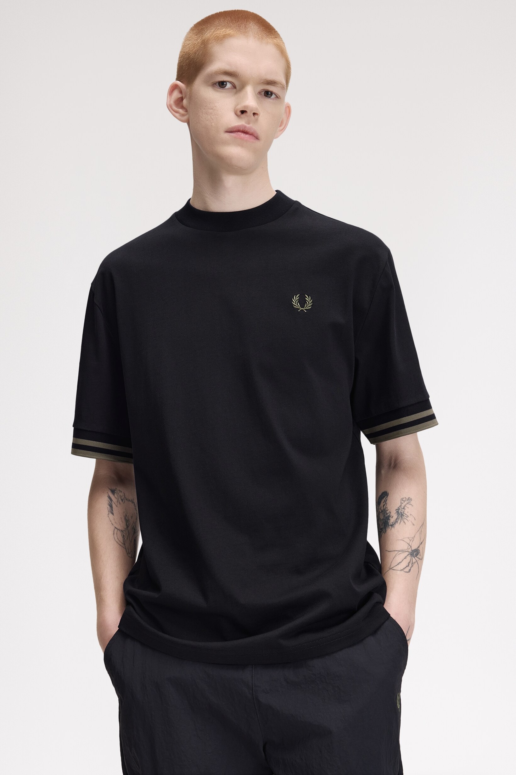 T-shirt 'Bold Tipped' em Preto Preto-2