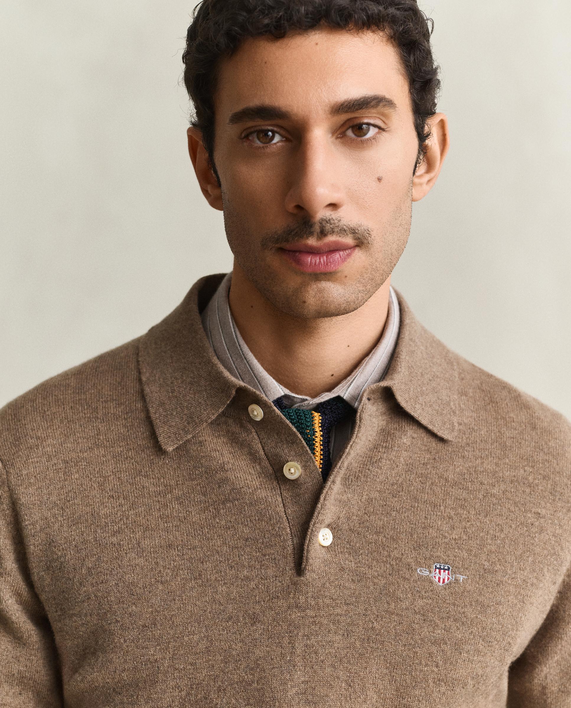 Camisola com Gola de Aba e Logo Bordado Castanho-2