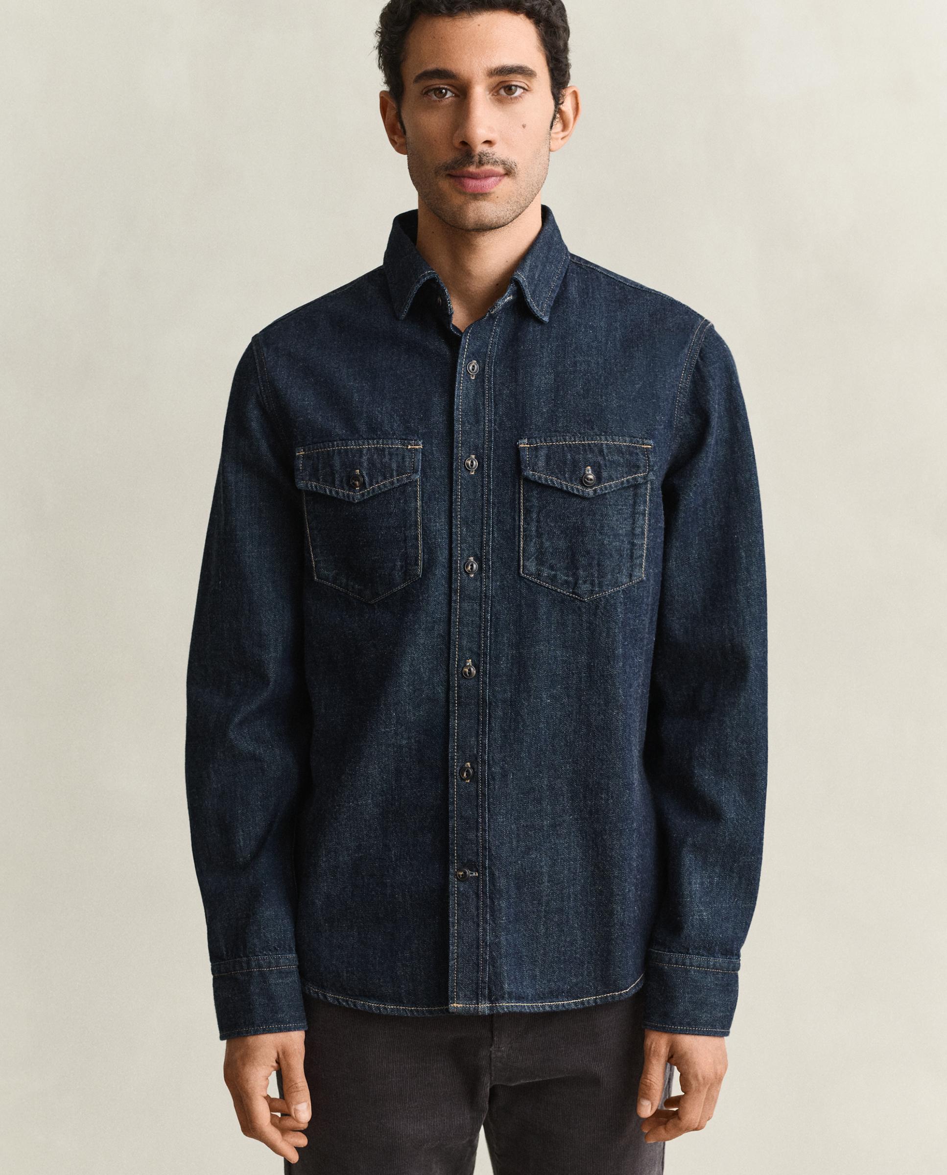Imagem 0 de Camisa Jeans com Bolsos no Peito com Aba Abotoada