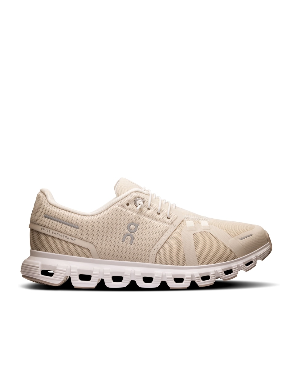 Imagem 0 de Sapatilhas On Running Cloud 6 de Mulher - Casual - Brancos