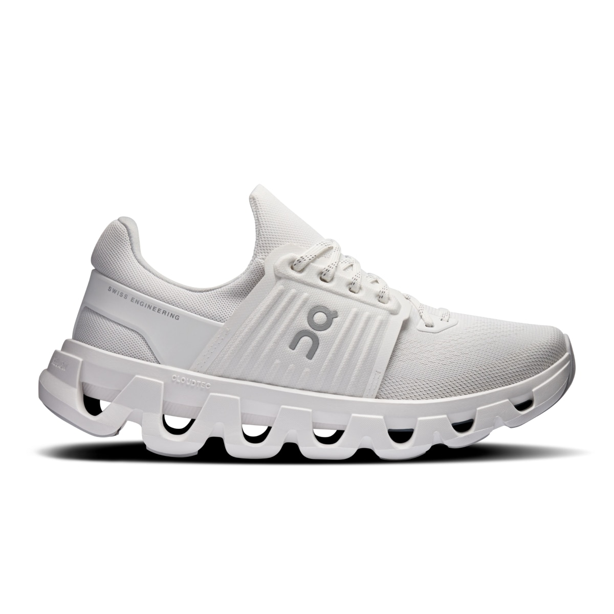 Imagem 0 de Sapatilhas On Running Cloudswift 4 AD de Mulher - Running - Brancos