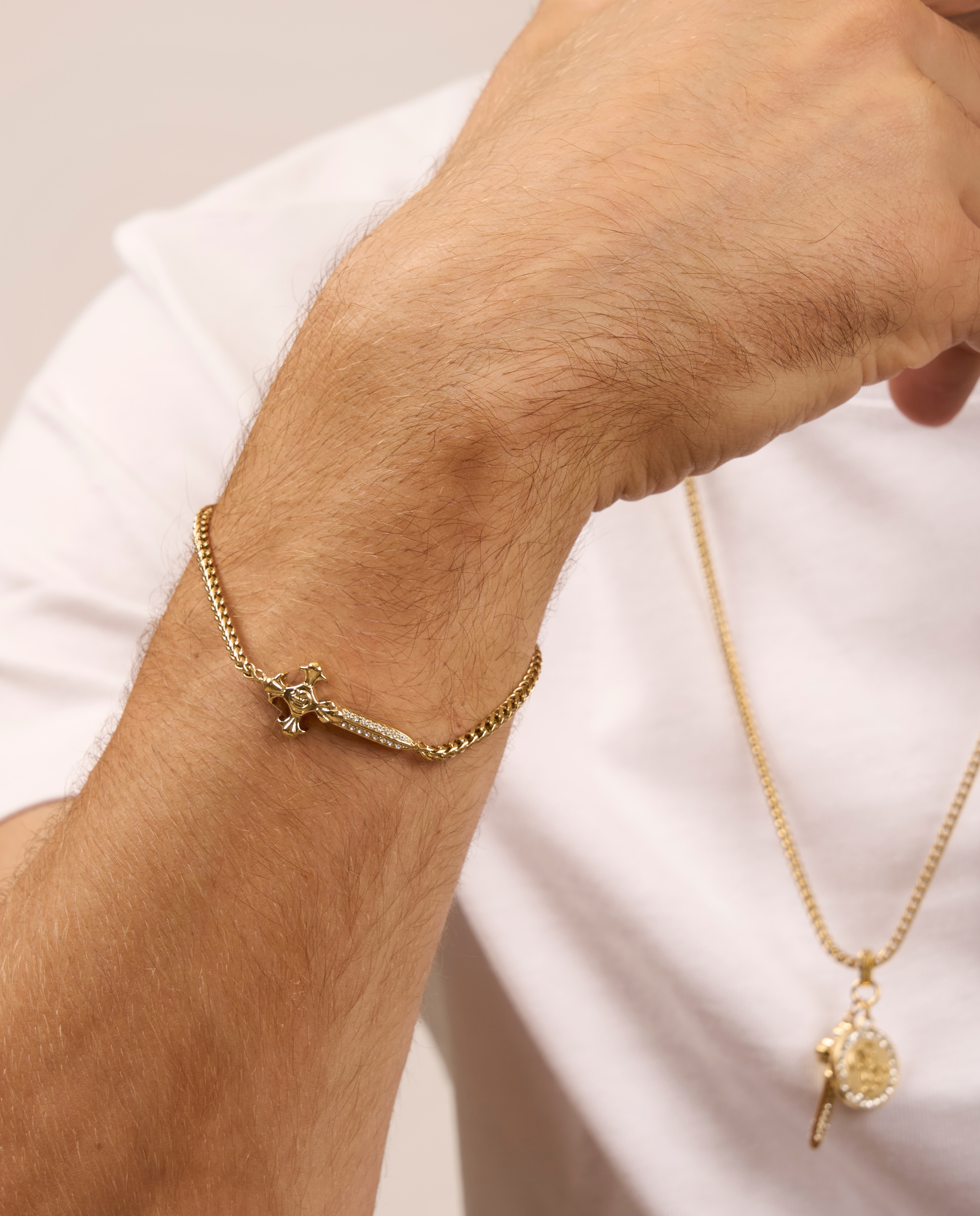 Pulseira Rebel Knight de Aço em Dourado Ouro-2