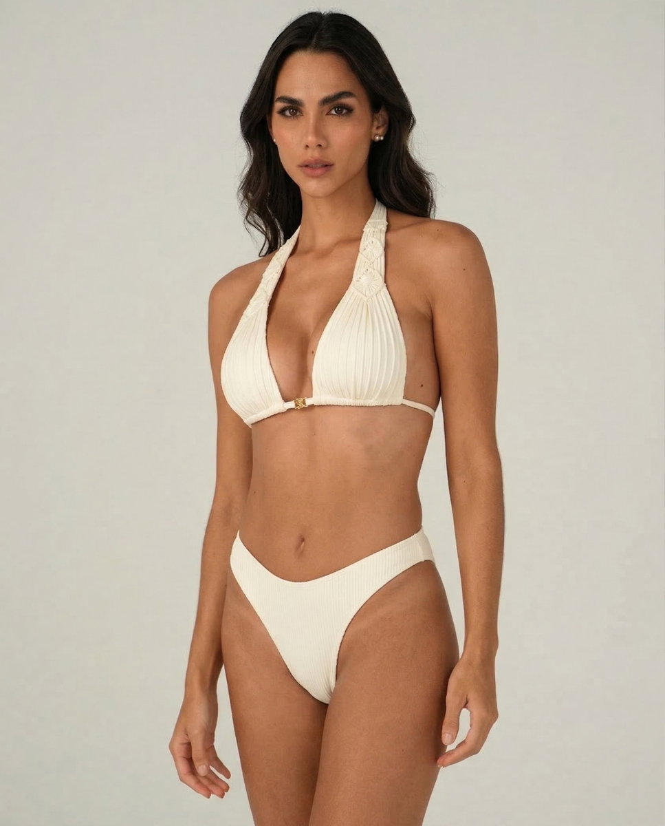 Top de Biquíni Gola Halter Liso com Forro Marfim-2