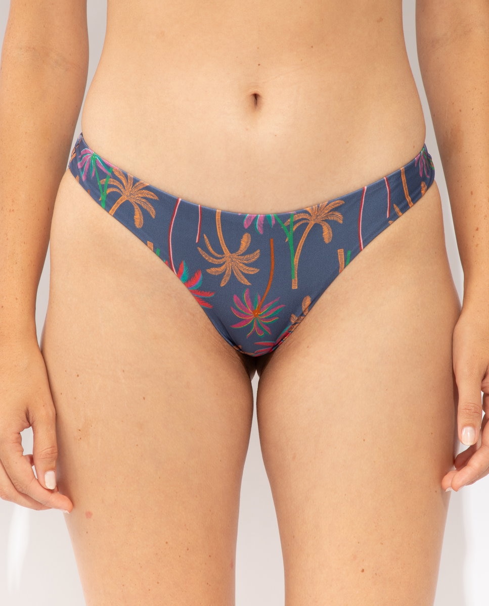 Imagem 0 de Cueca de Biquíni Brasileira Estampada
