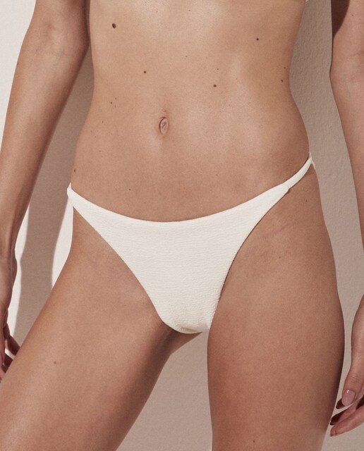 Imagem 0 de Cueca de Biquíni Brasileira Lisa