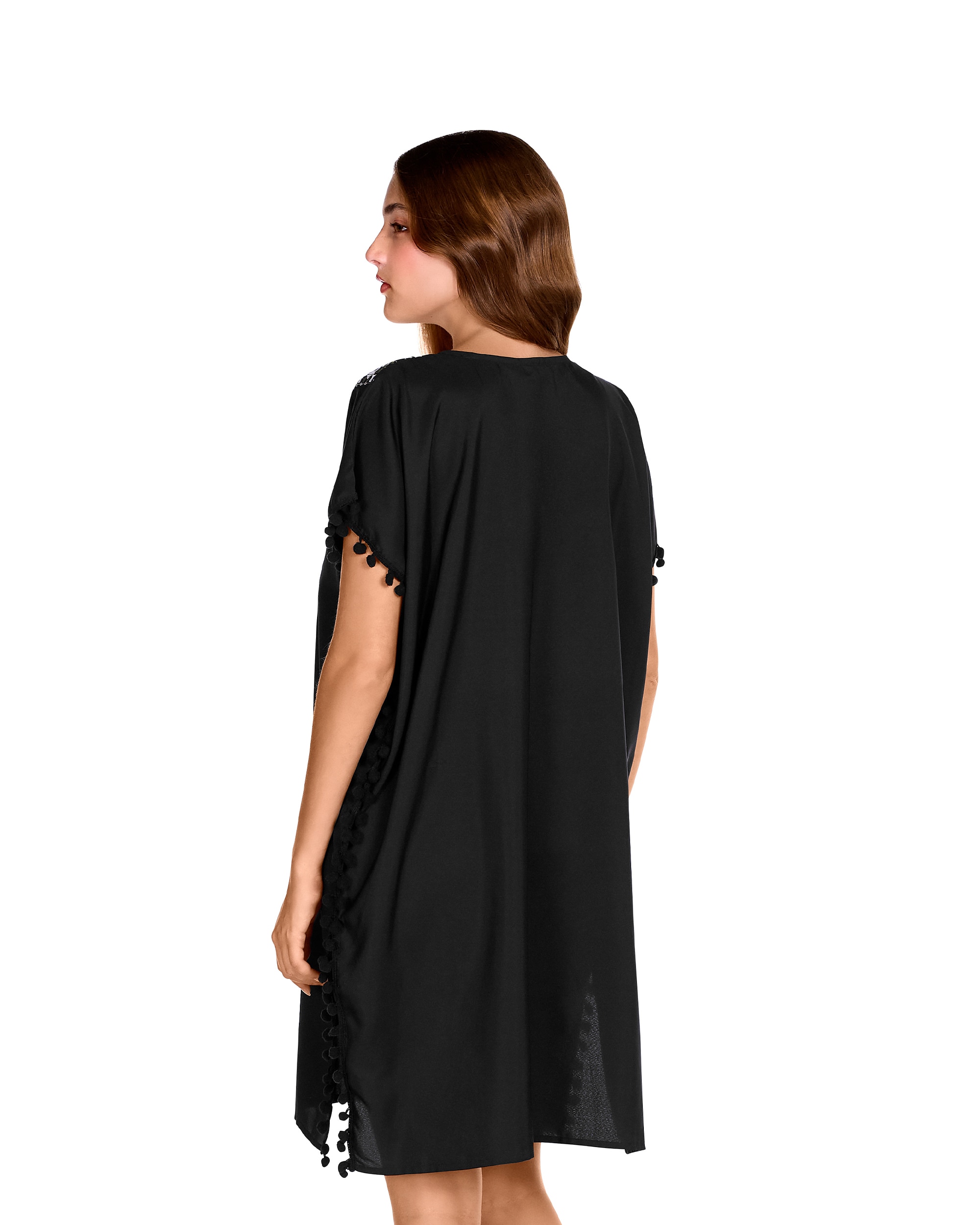 Vestido de Praia com Pompons e Bordado Frontal em Preto Preto-2