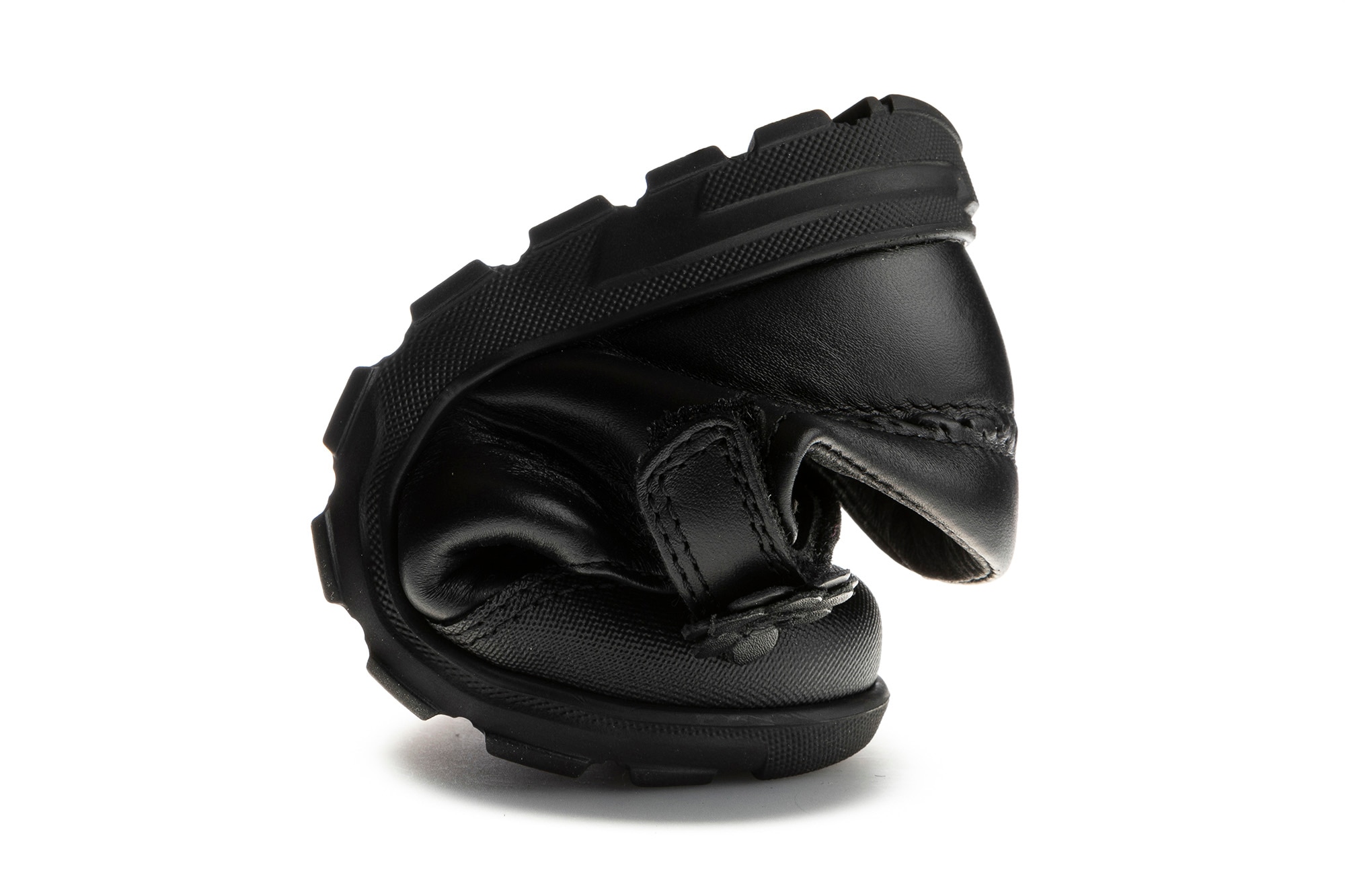 Sapatos de Presilha Infantil Pablosky de Pele com Velcro para a Escola Preto-4