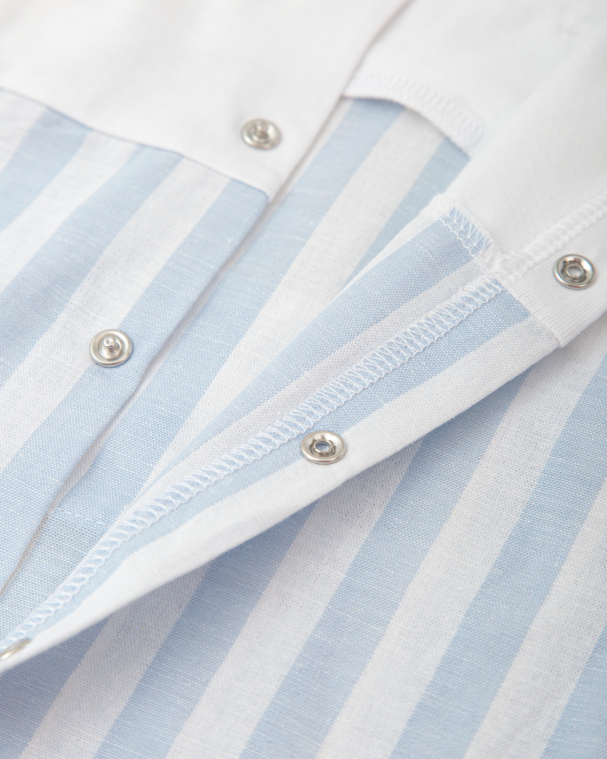 Babygrow Curto Efeito 2 em 1 Às Riscas em Azul Céu Tutto Piccolo Azul-claro-3