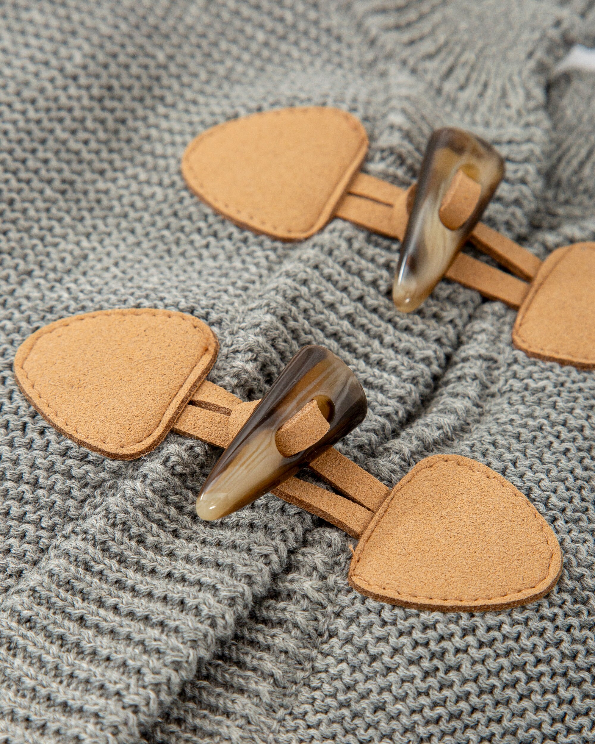Casaco Tricot em Cinzento com Alamares Cinzento-4