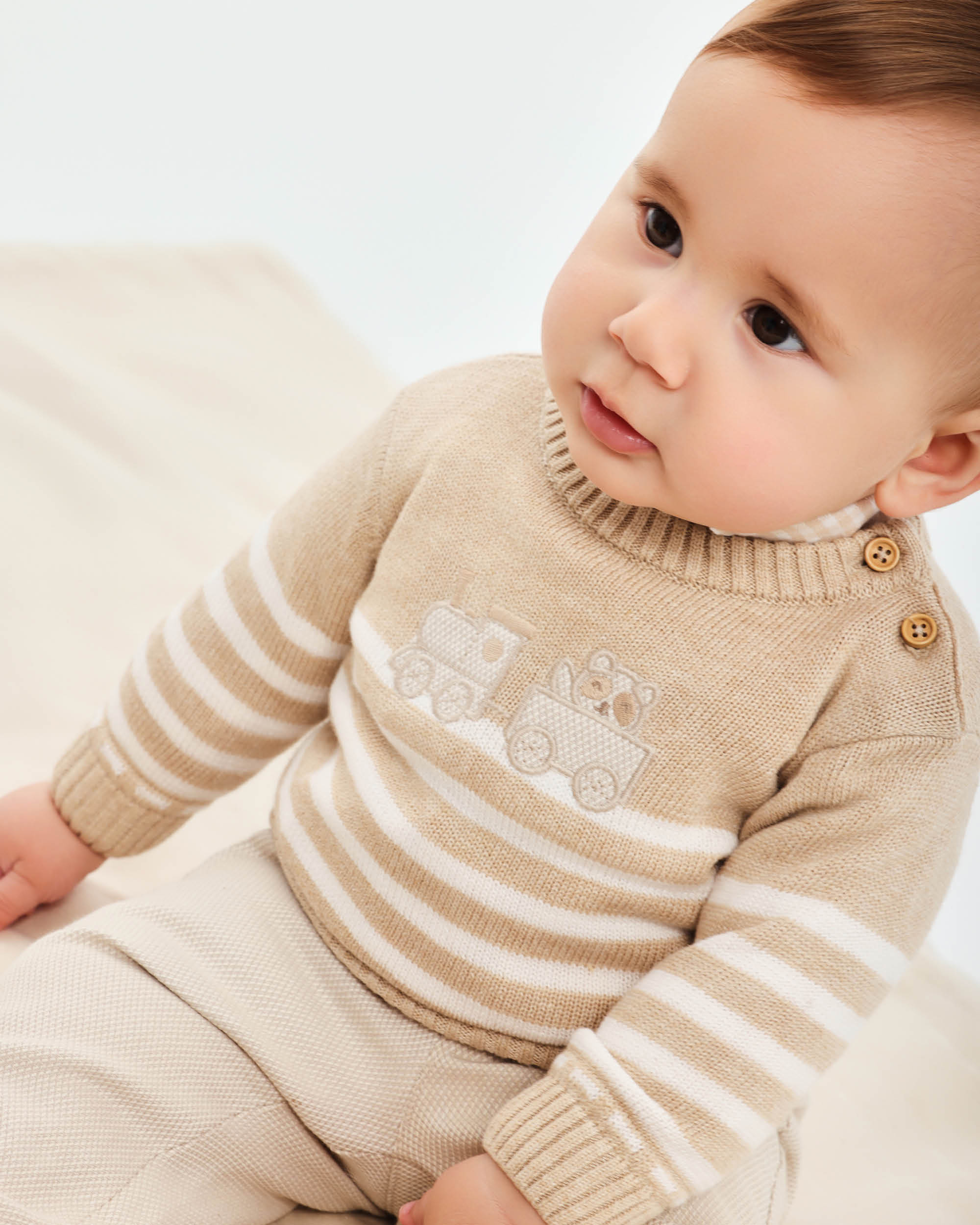 Camisola de Tricot para Bebé em Areia com Comboio Bordado Tutto Piccolo Castanho-claro-3
