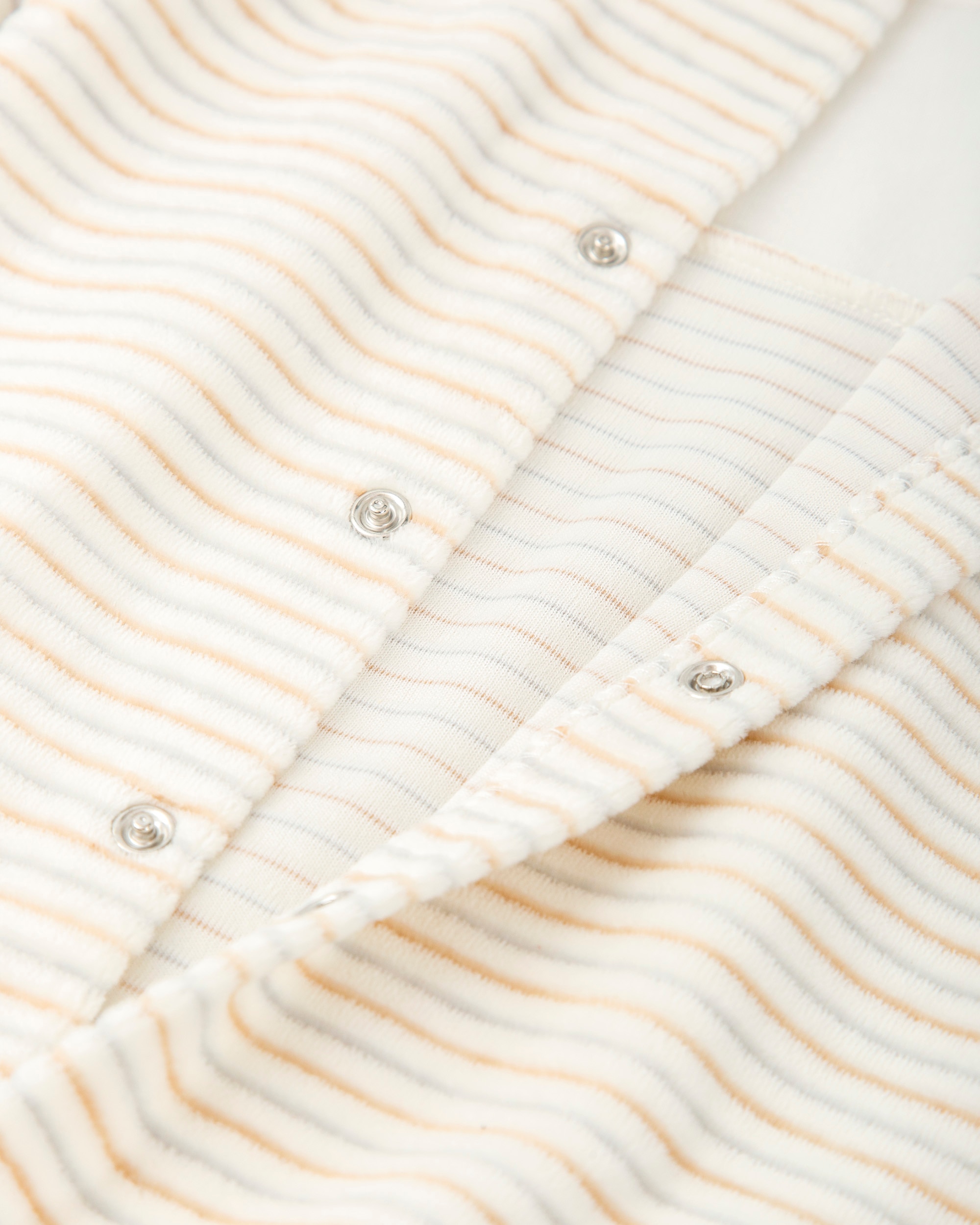 Babygrow com Pé às Riscas em Branco Porcelana Tutto Piccolo Cru-4
