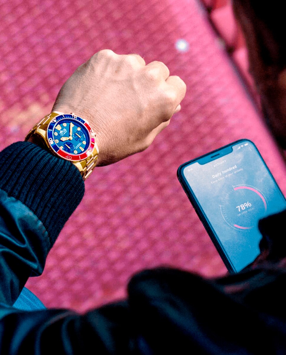 Relógio Tipo Smartwatch 18802 3 Connected de Aço Dourado Ouro-4