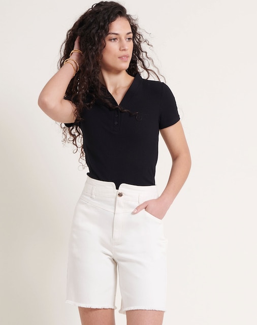 Imagem 0 de Bermudas com Bolsos e Bainha Desfiada