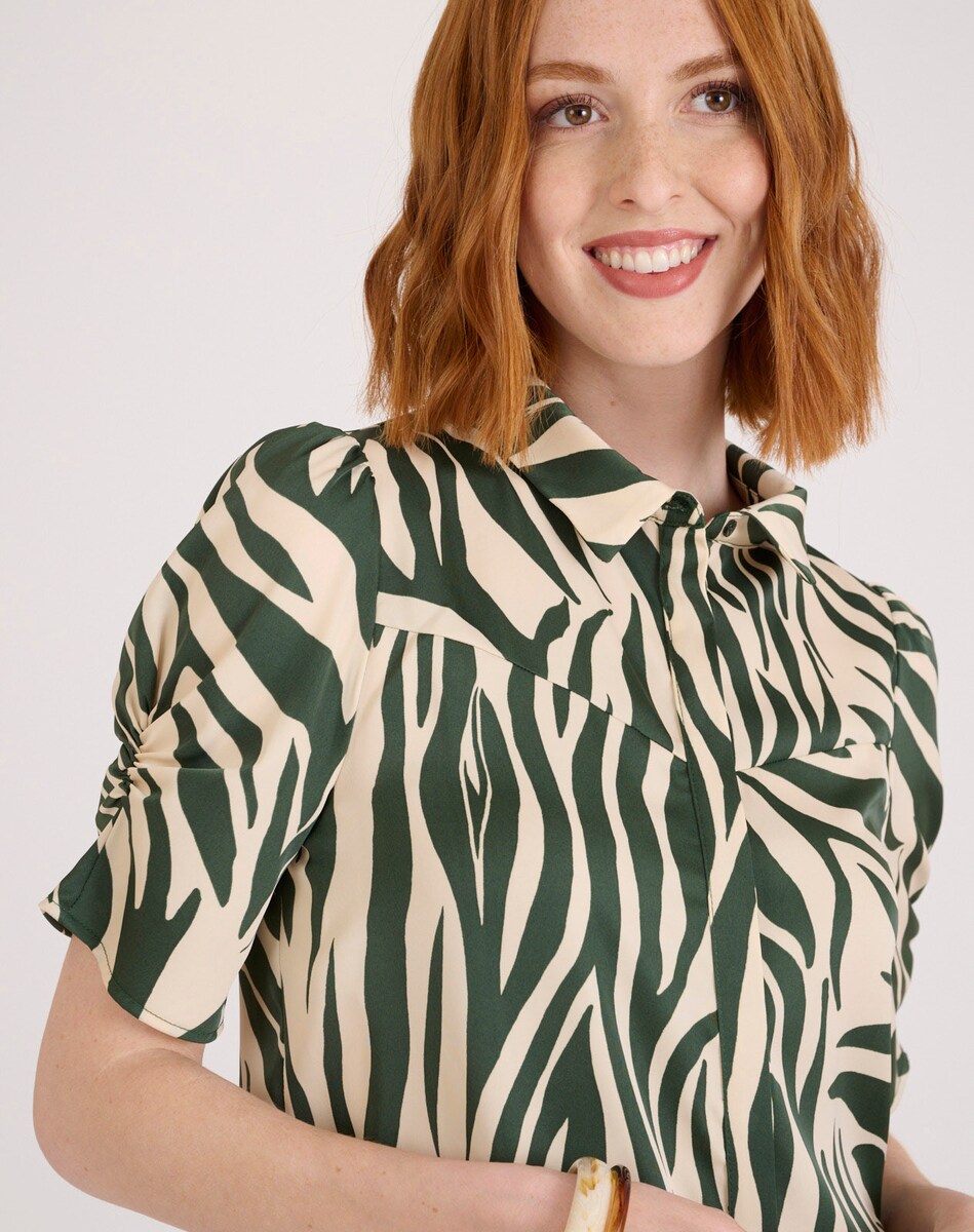 Camisa em Tecido de Cetim e Estampado de Zebra Caqui-3