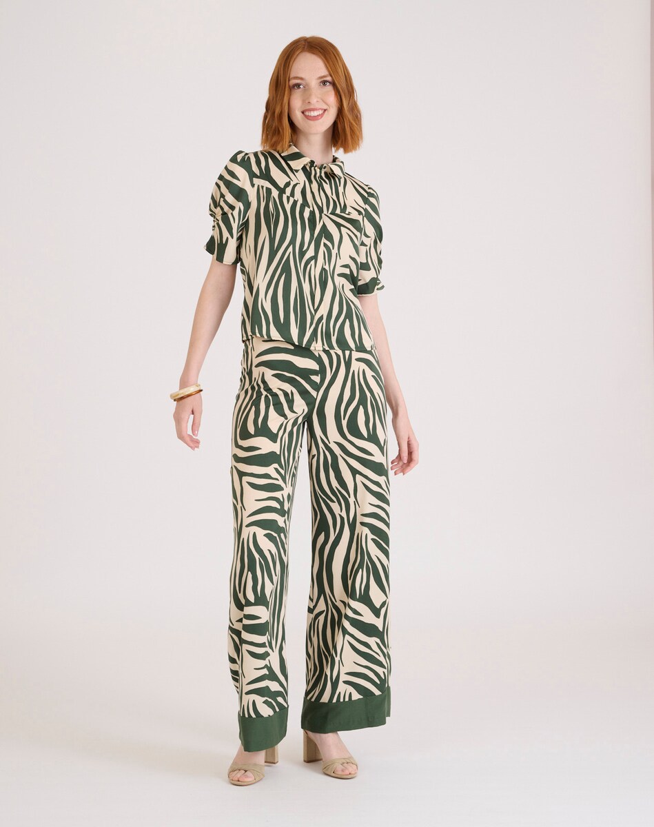 Camisa em Tecido de Cetim e Estampado de Zebra Caqui-4