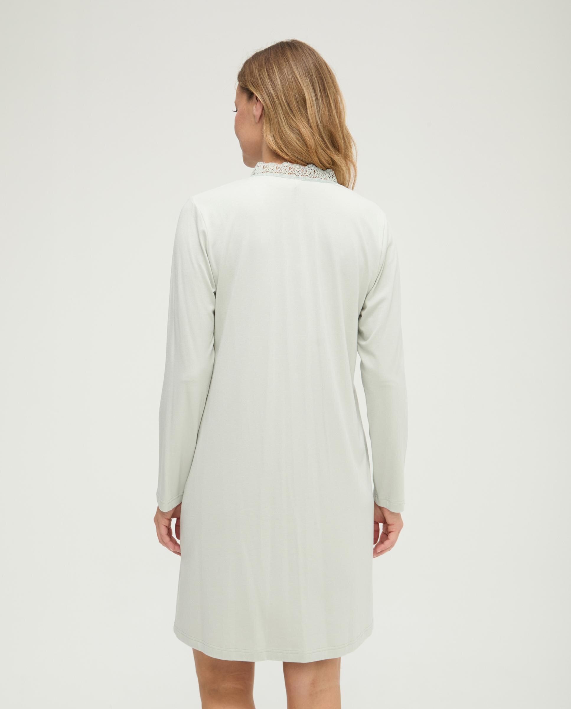 Robe com Decote em V e Renda Verde-2